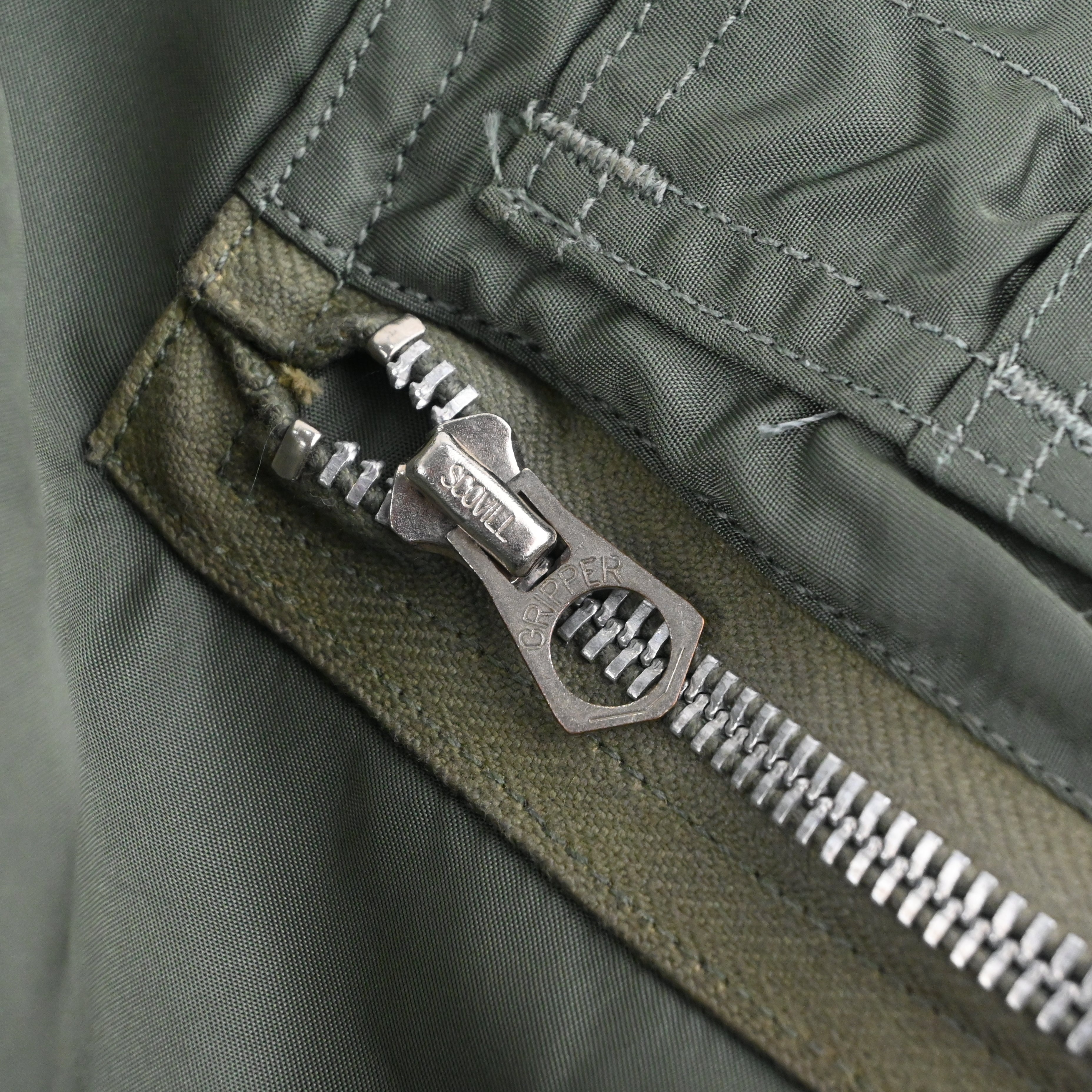 ‘72 U.S.A.F. MIL-J-7448J (USAF) L-2B Flight jacket SIZE: X-LARGE