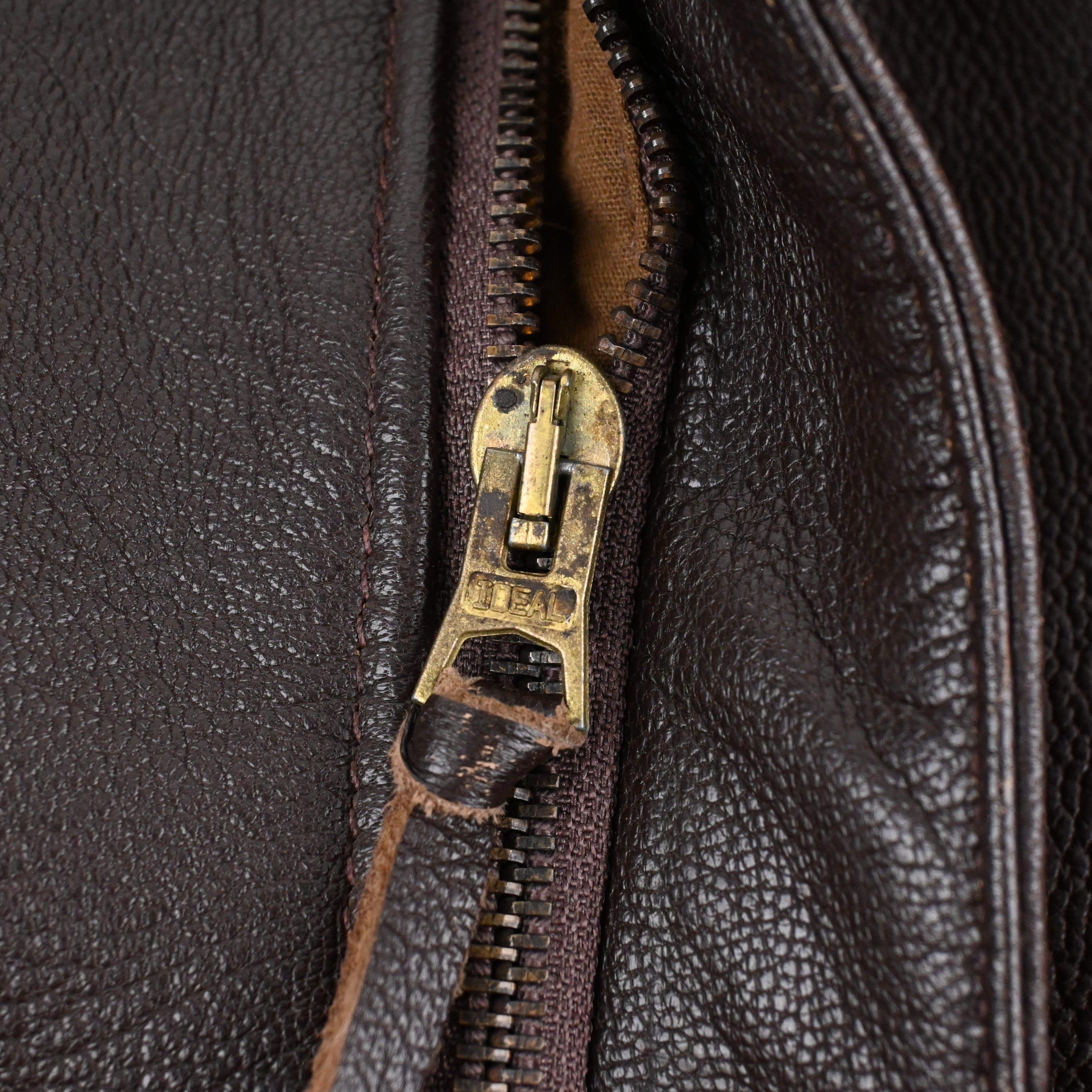 ‘95 U.S.A.F. TYPE A-2 Flight jacket Size: 40S MINT