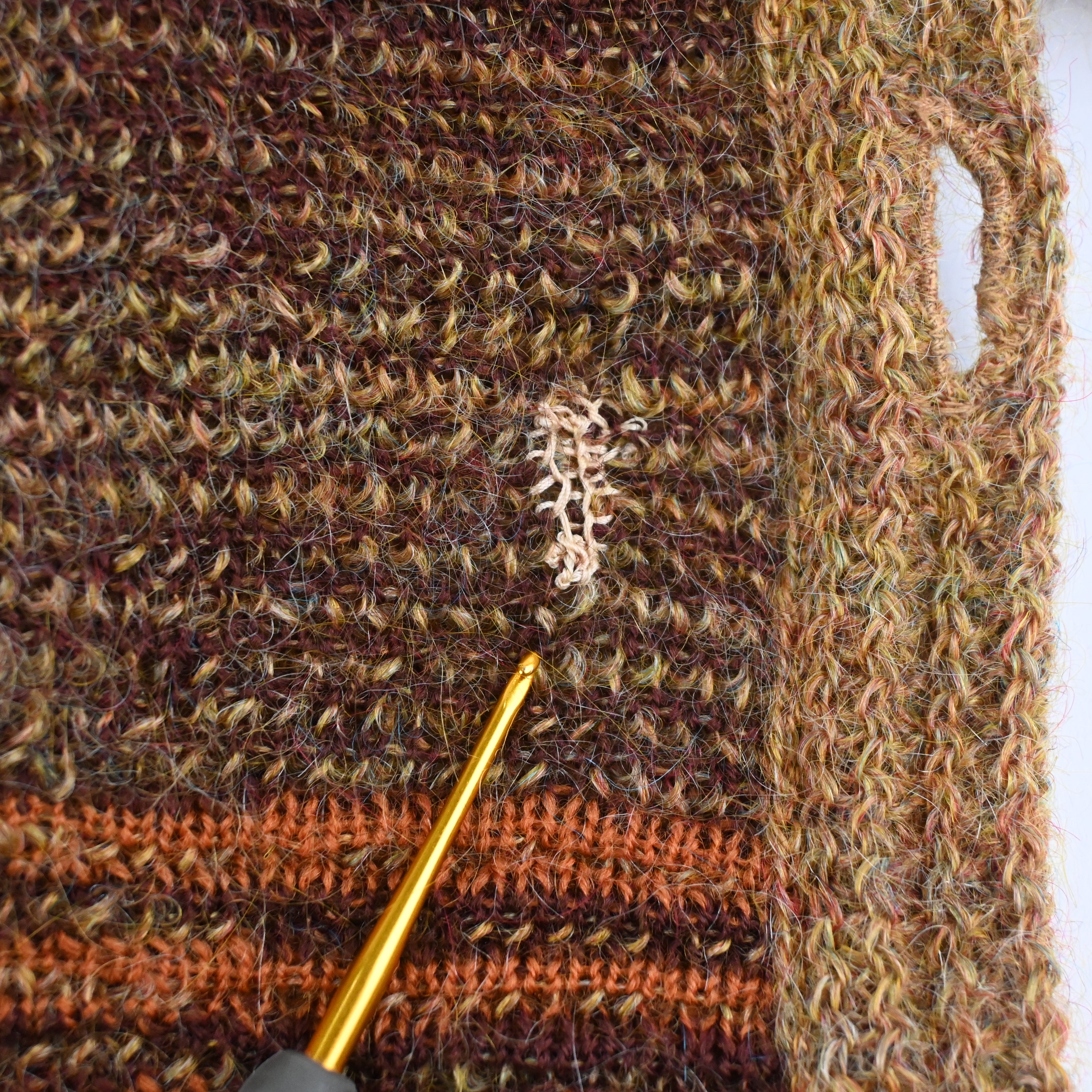 左裏にリペアがございます。(裏)