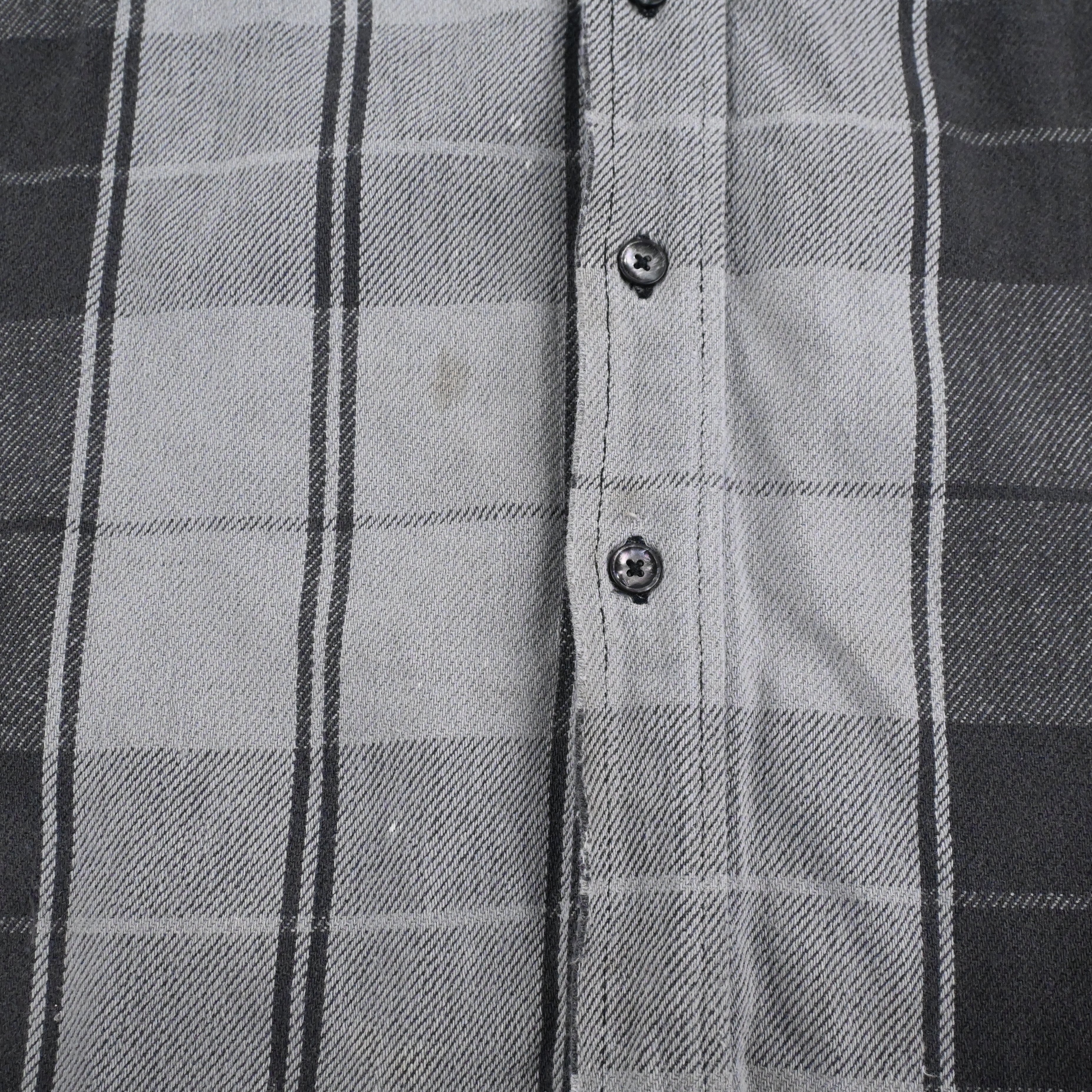 フロントに汚れがございます。