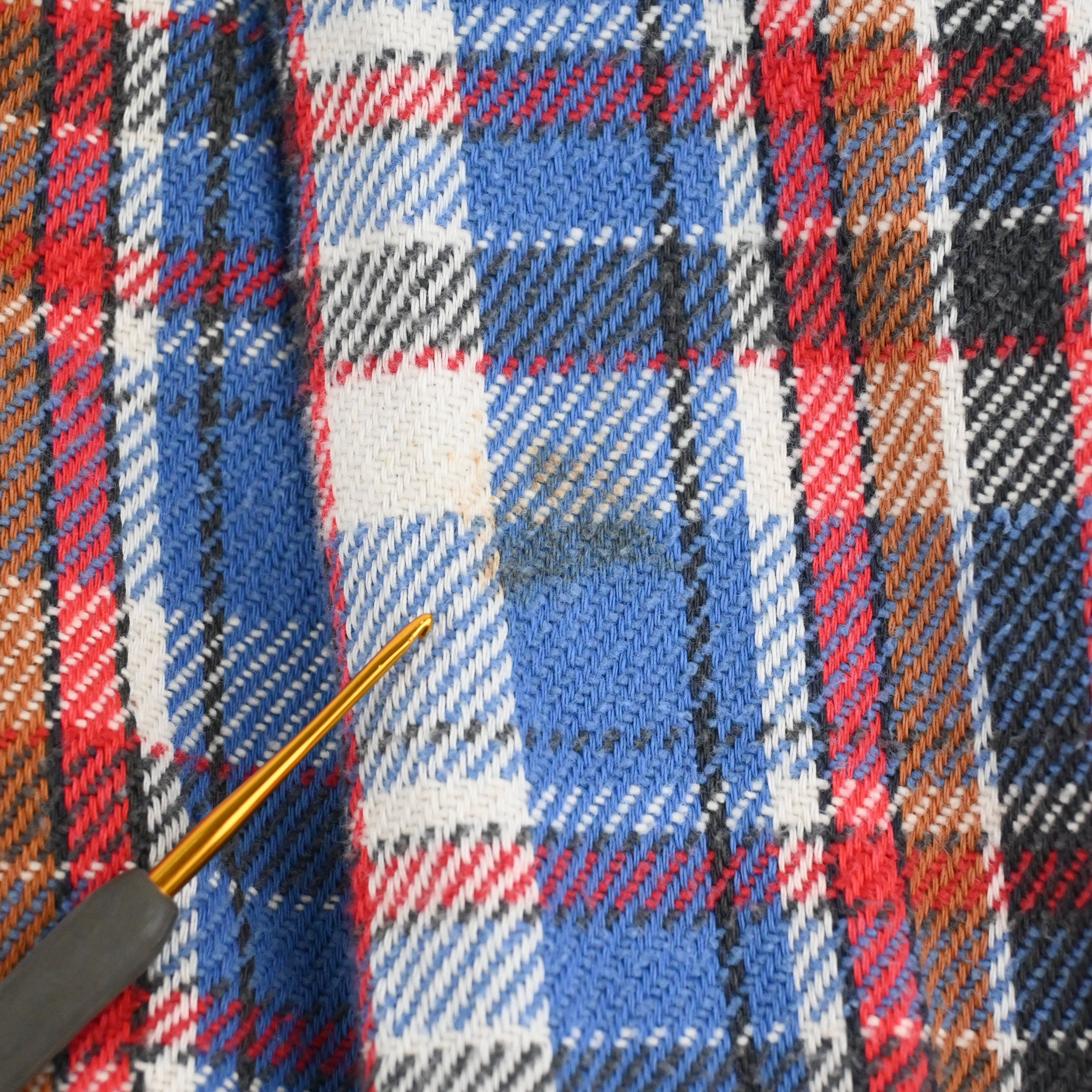 左袖に汚れがございます。