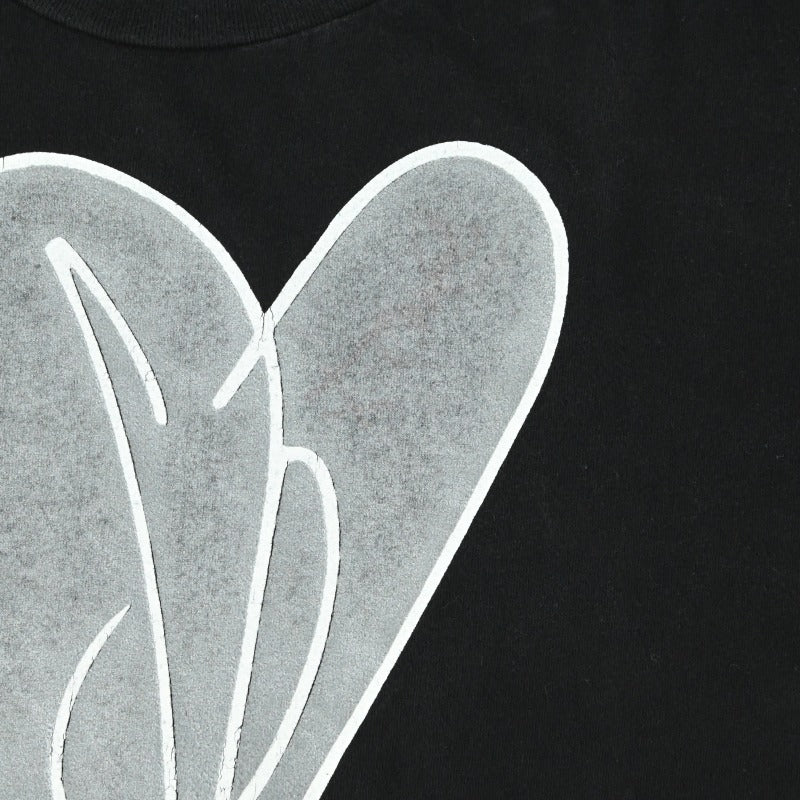 プリント部分に薄く軽微な汚れがございます。