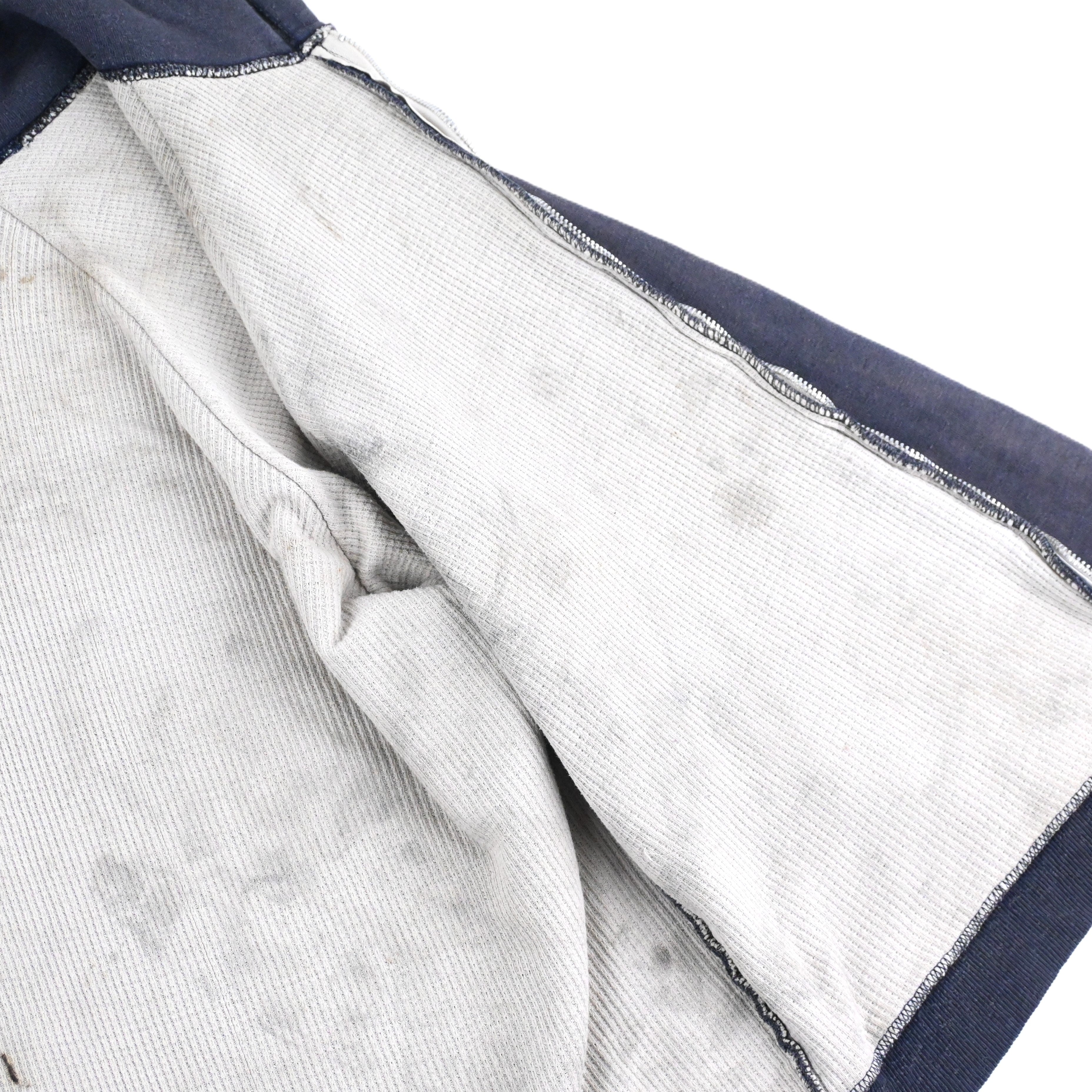 サーマル地に汚れがございます。