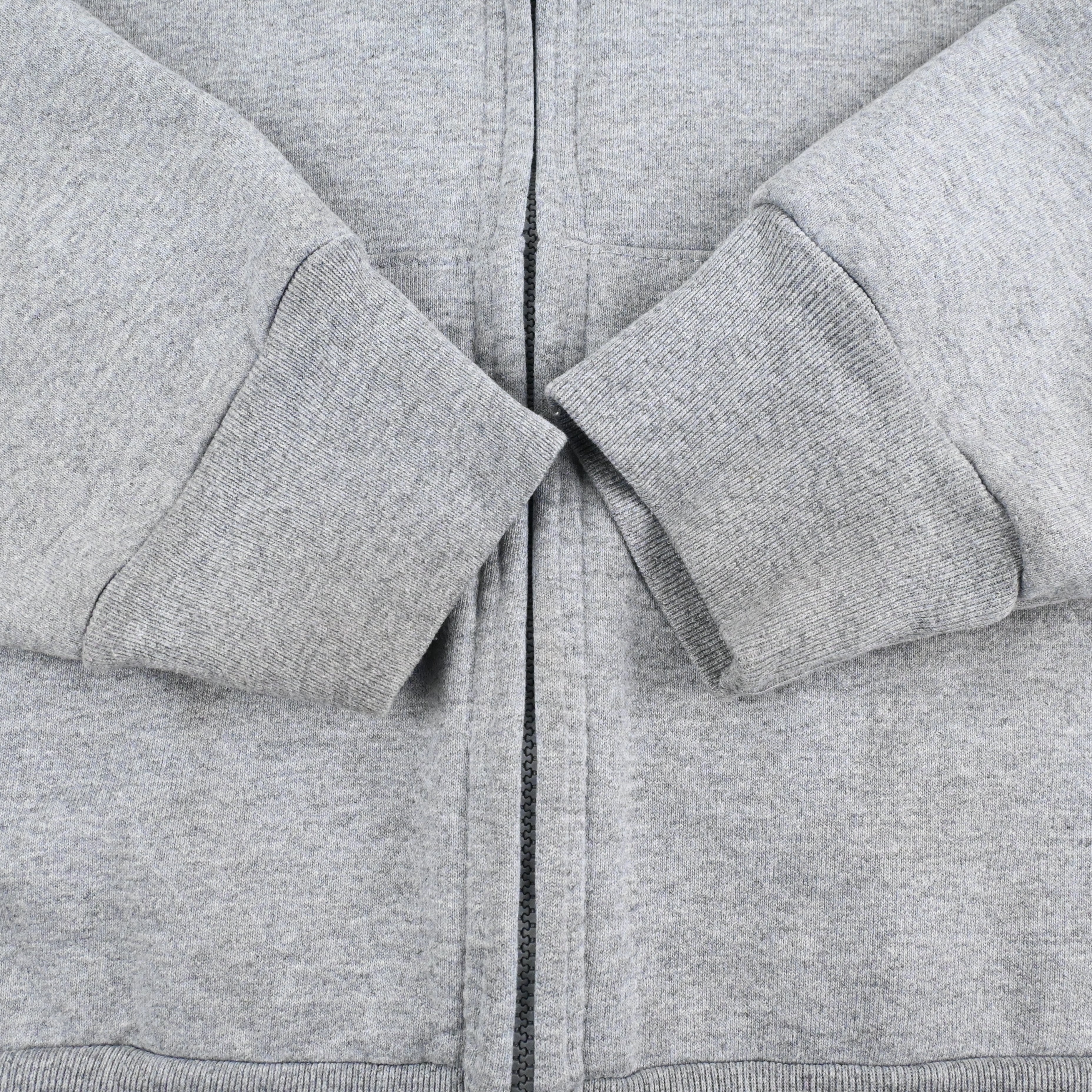 袖口に汚れがございます。