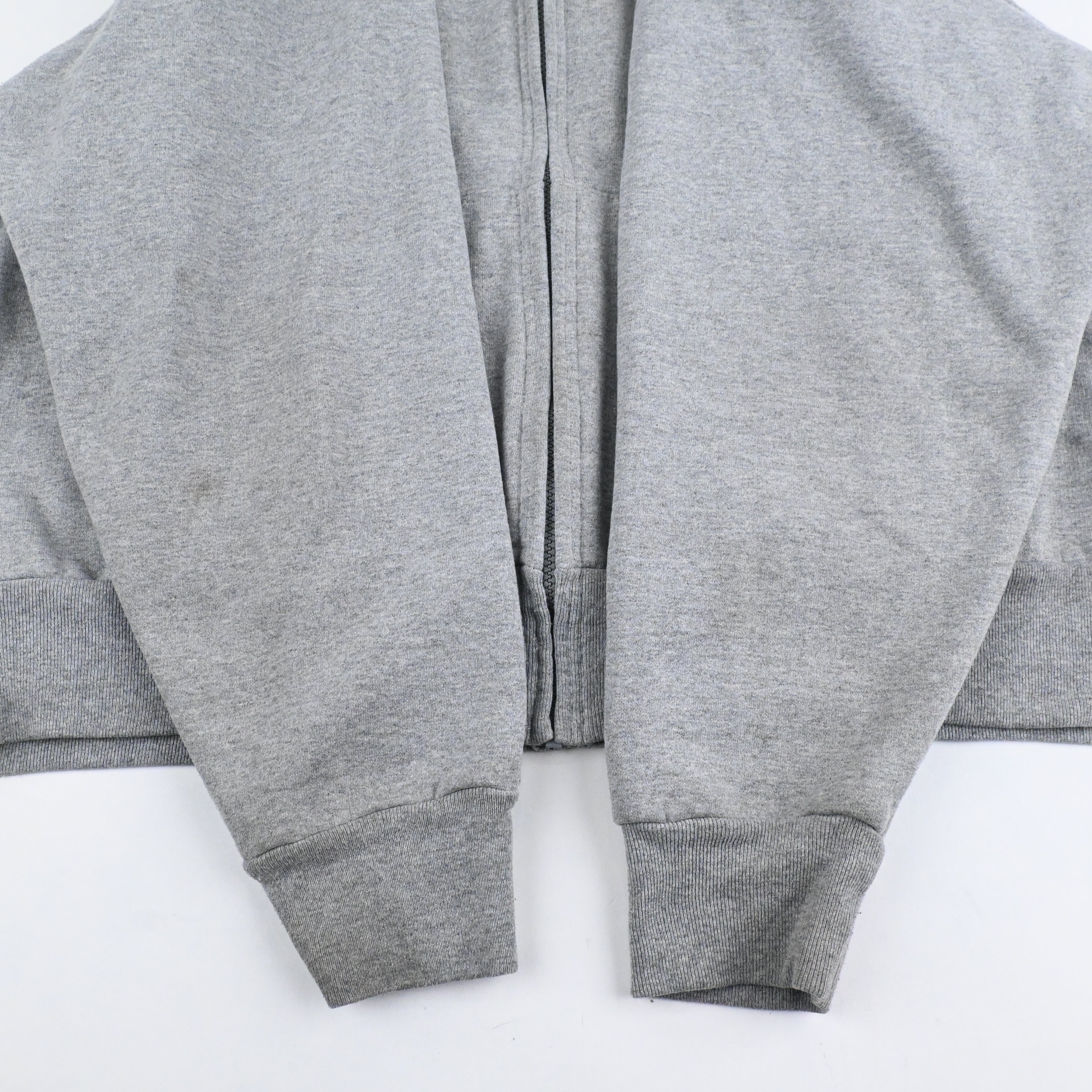 スリーブに汚れがございます。