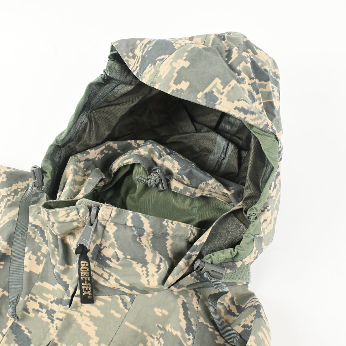 '07 U.S.A.F. APECS GORE-TEX PARKA SIZE LARGE-X-SHORT