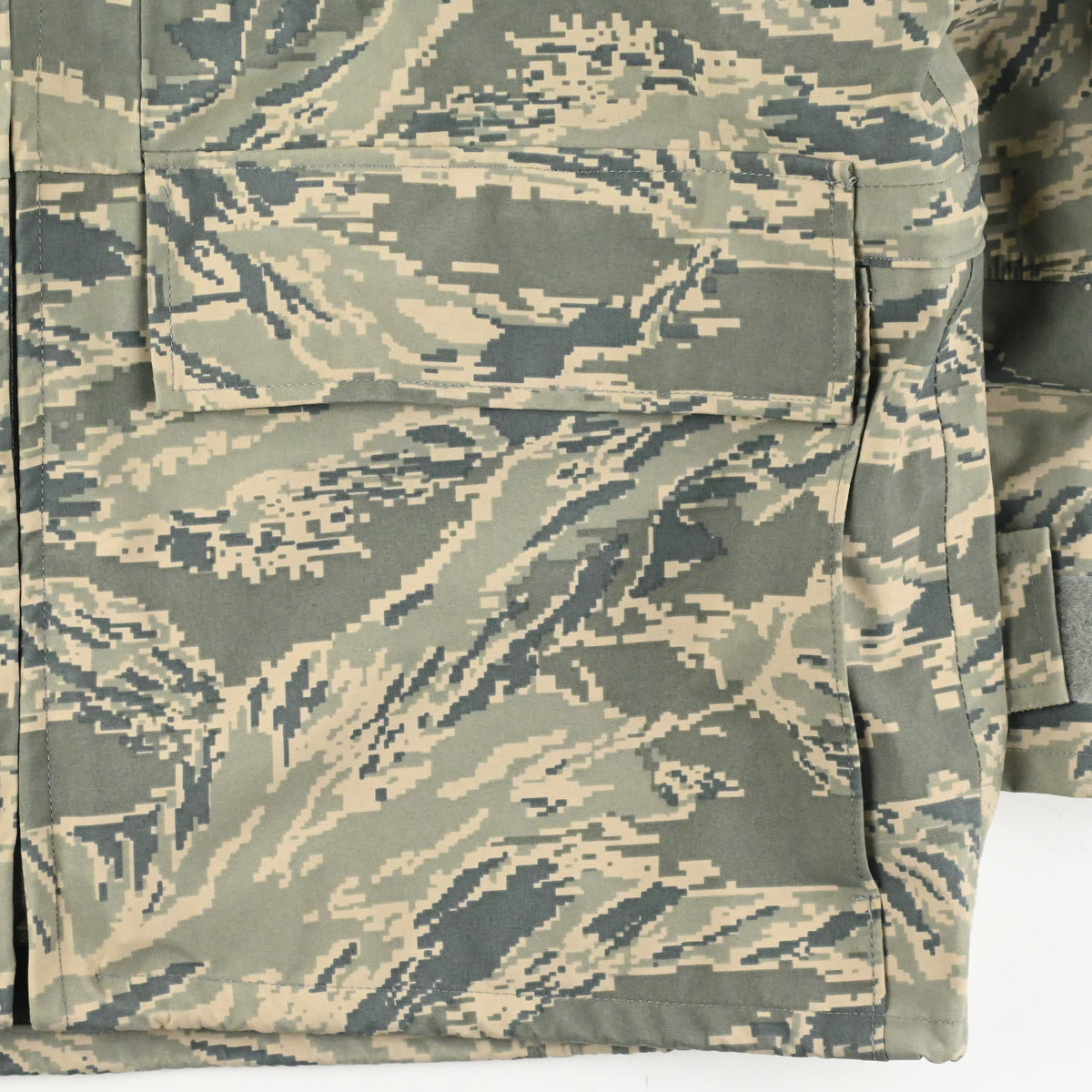 '08 U.S.A.F. APECS GORE-TEX PARKA SIZE MEDIUM-SHORT