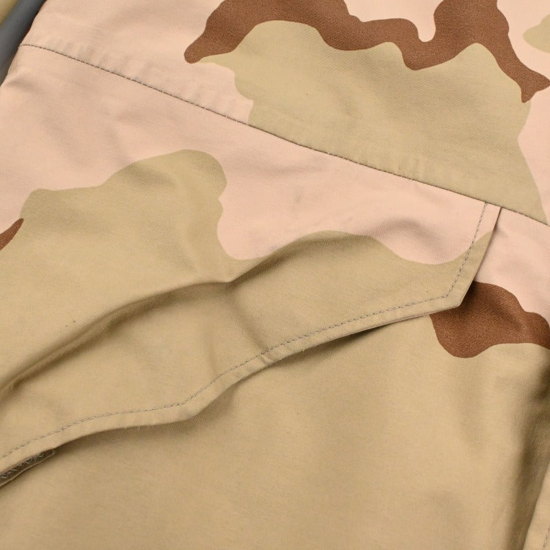 フロントに汚れがございます。