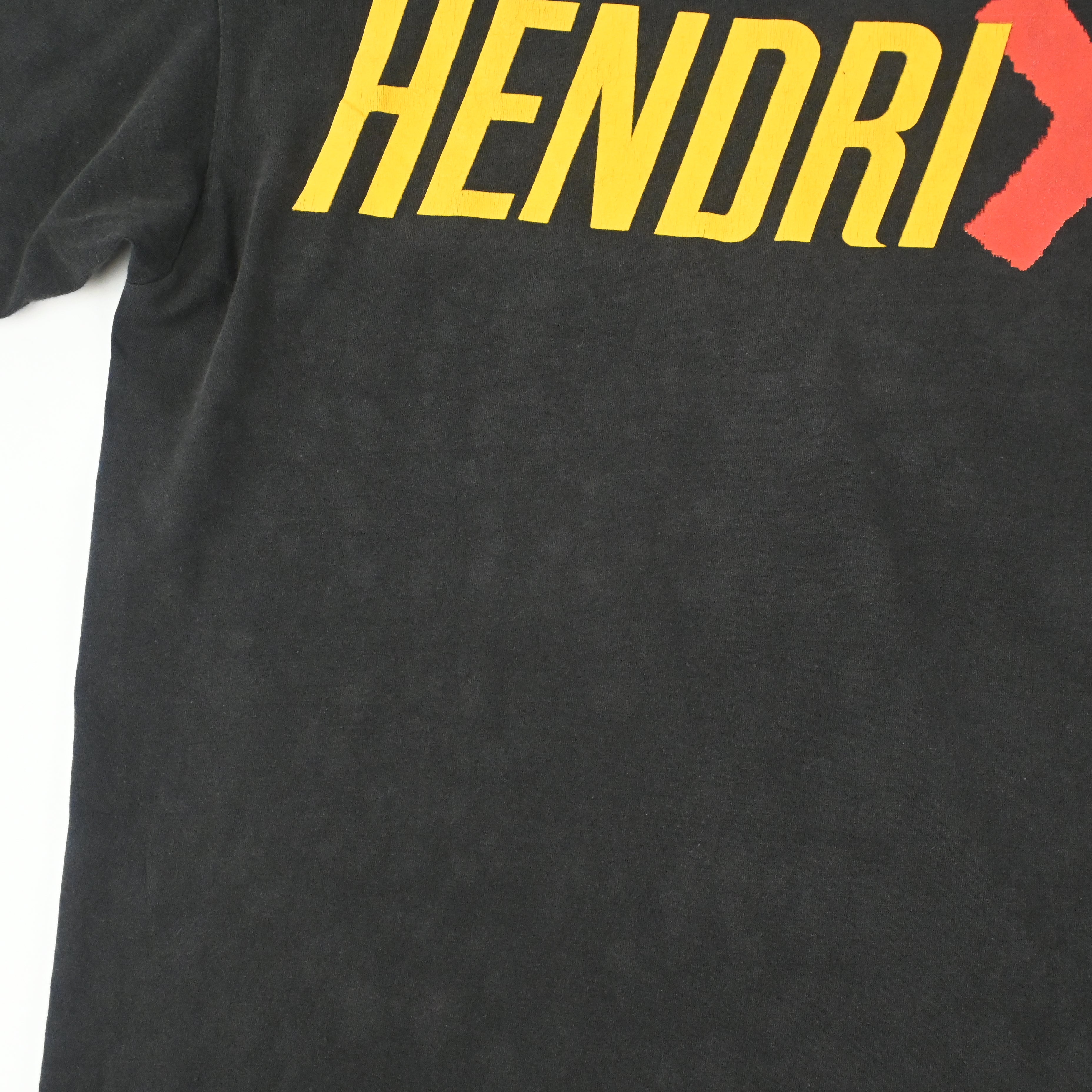 91© JIMI HENDRIX PRINTED T-SHIRT SIZE LARGE