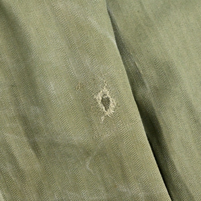 背面にリペアがございます。