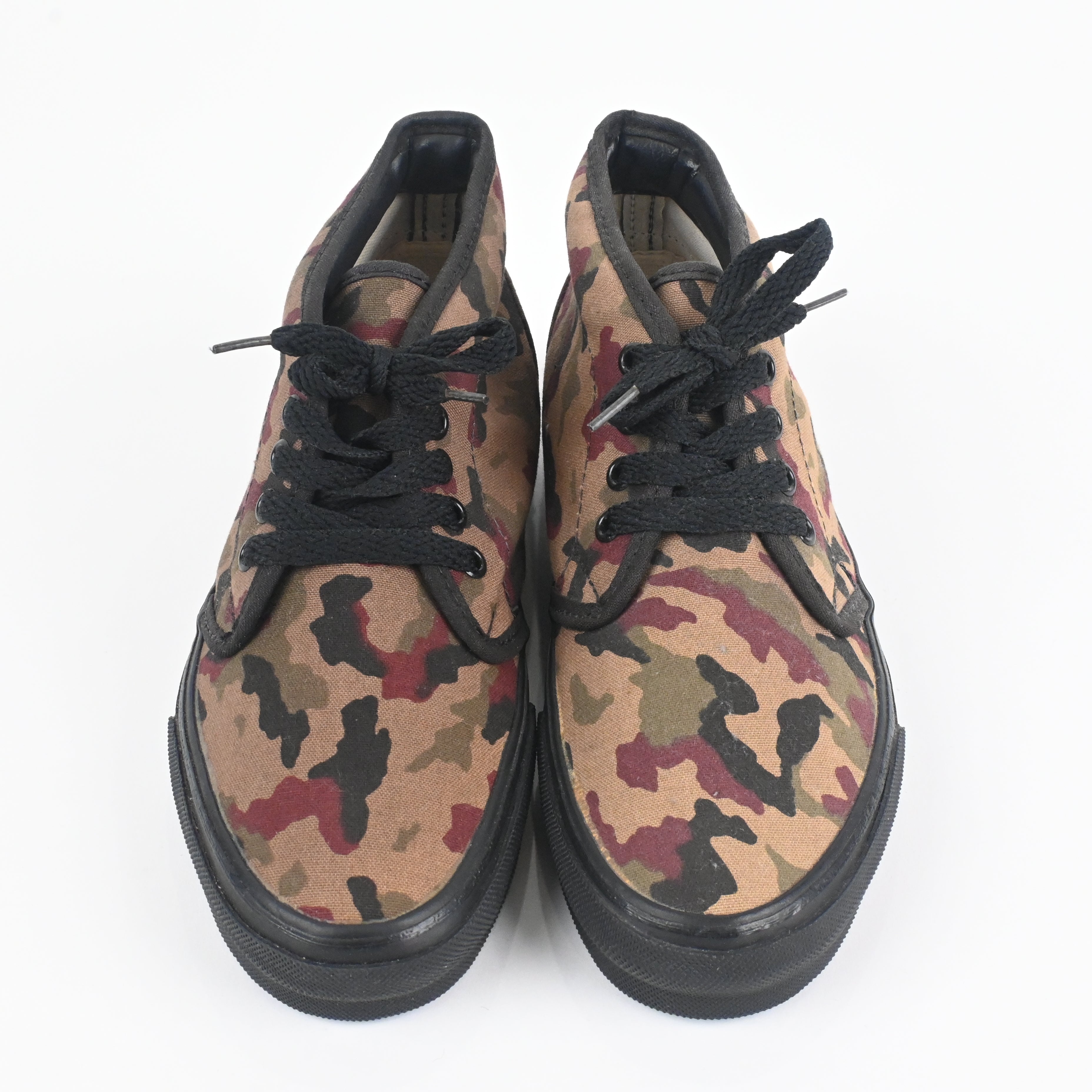 90's VANS "CHUKKA" SIZE 8 DEAD STOCK