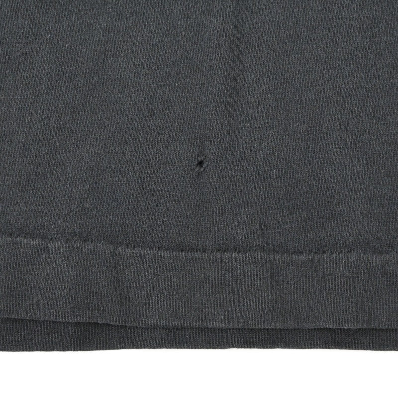 フロントにピンホールがございます。