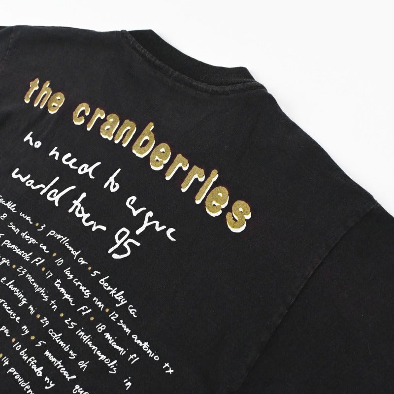 薄くヤケがございますが目立つものではございません。