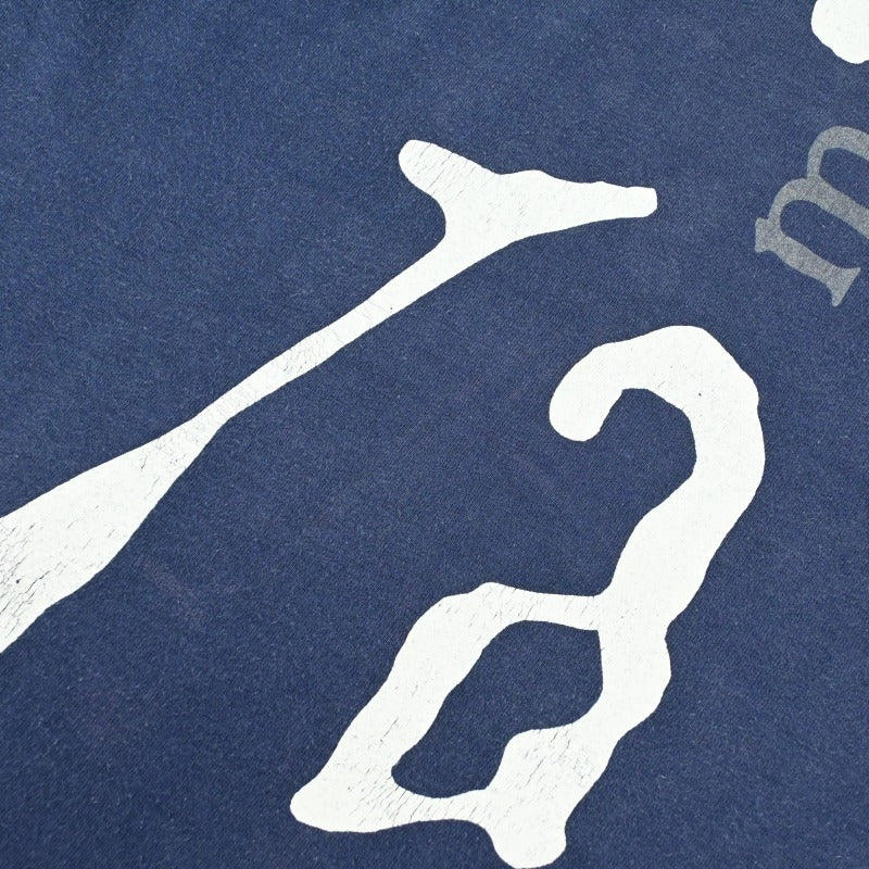 フロントに薄く退色箇所がございます。