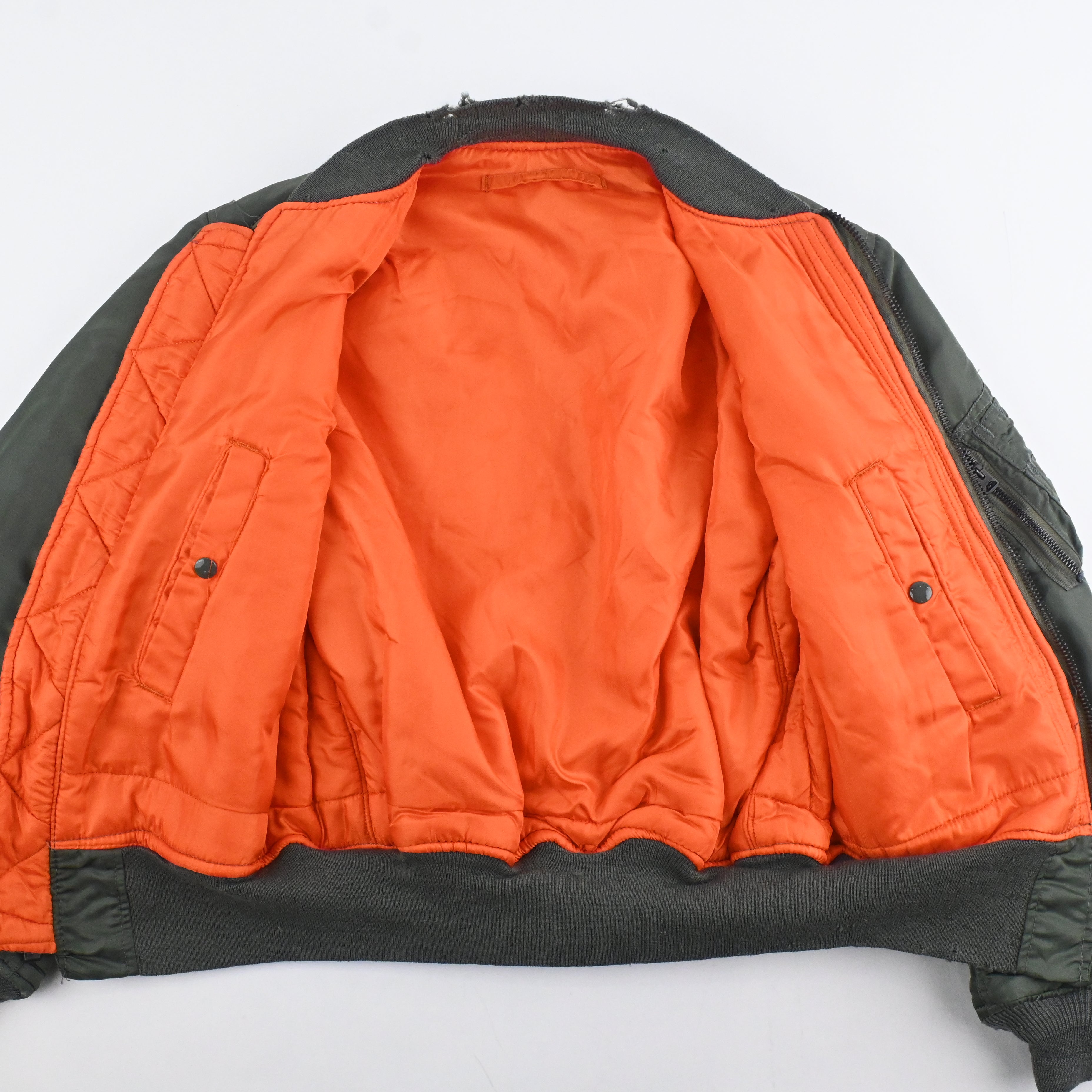 67 U.S.A.F. MIL-J-8279D (USAF) MA-1 Flight jacket SIZE: MEDIUM