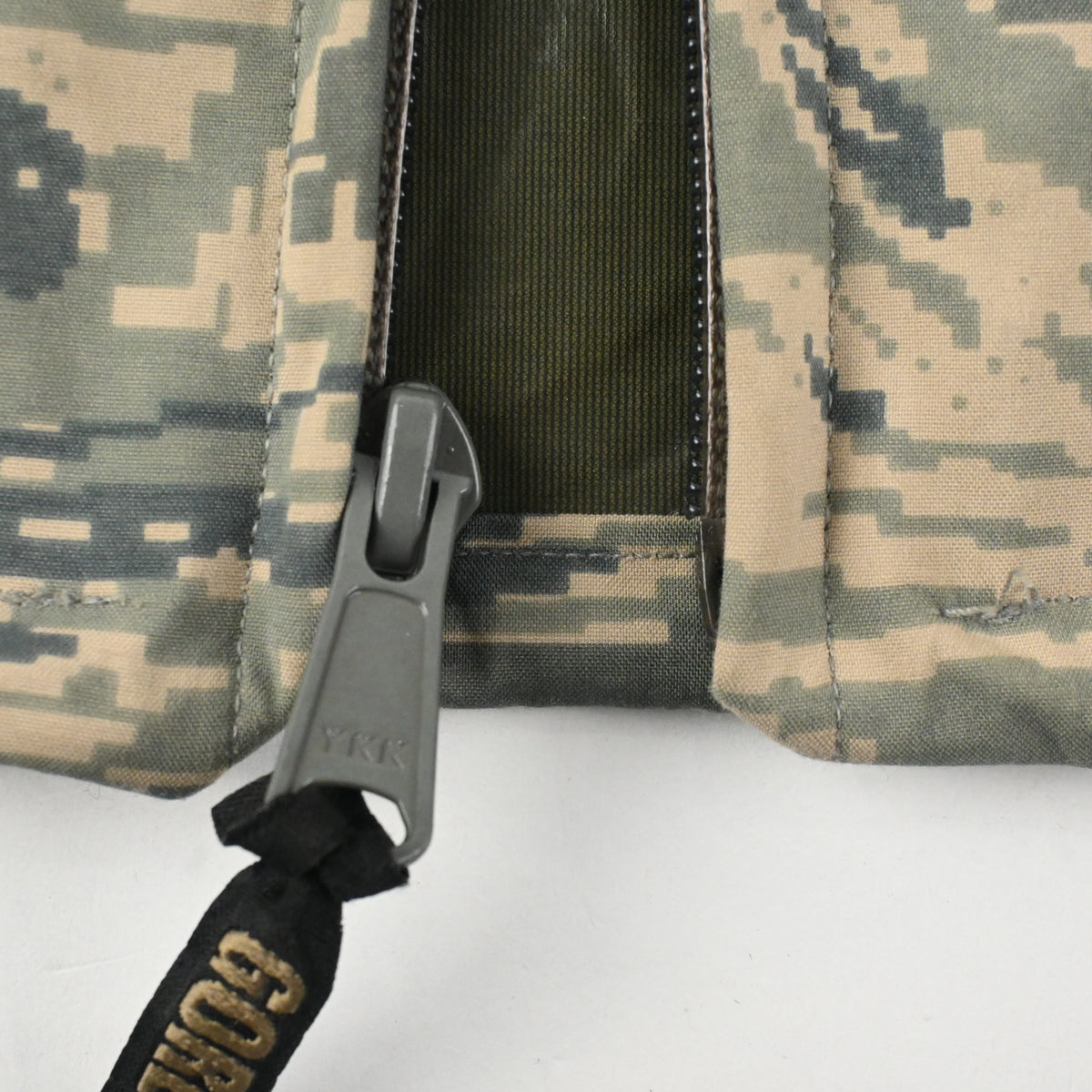 '07 U.S.A.F. APECS GORE-TEX PARKA SIZE LARGE-X-SHORT