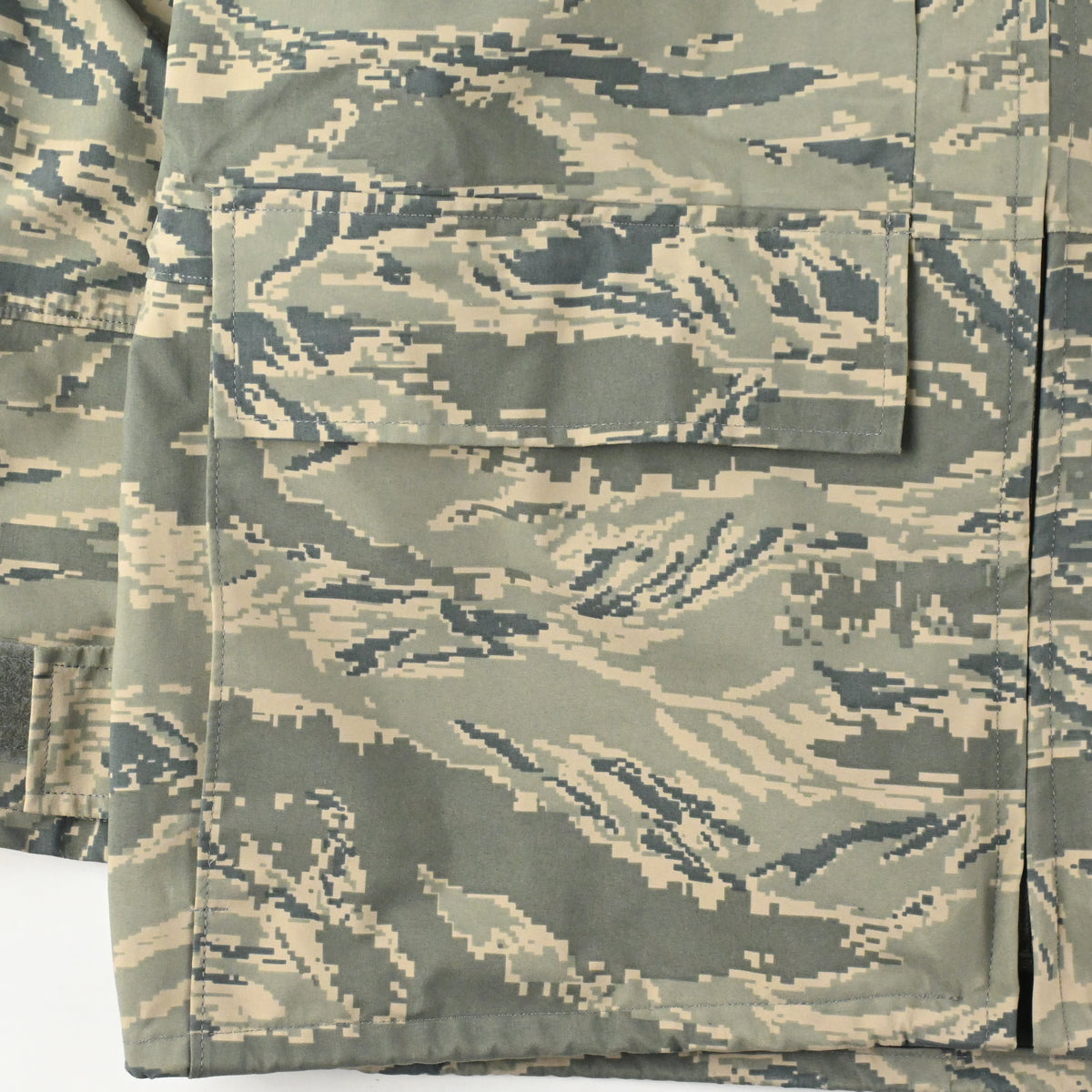 '08 U.S.A.F. APECS GORE-TEX PARKA SIZE MEDIUM-SHORT