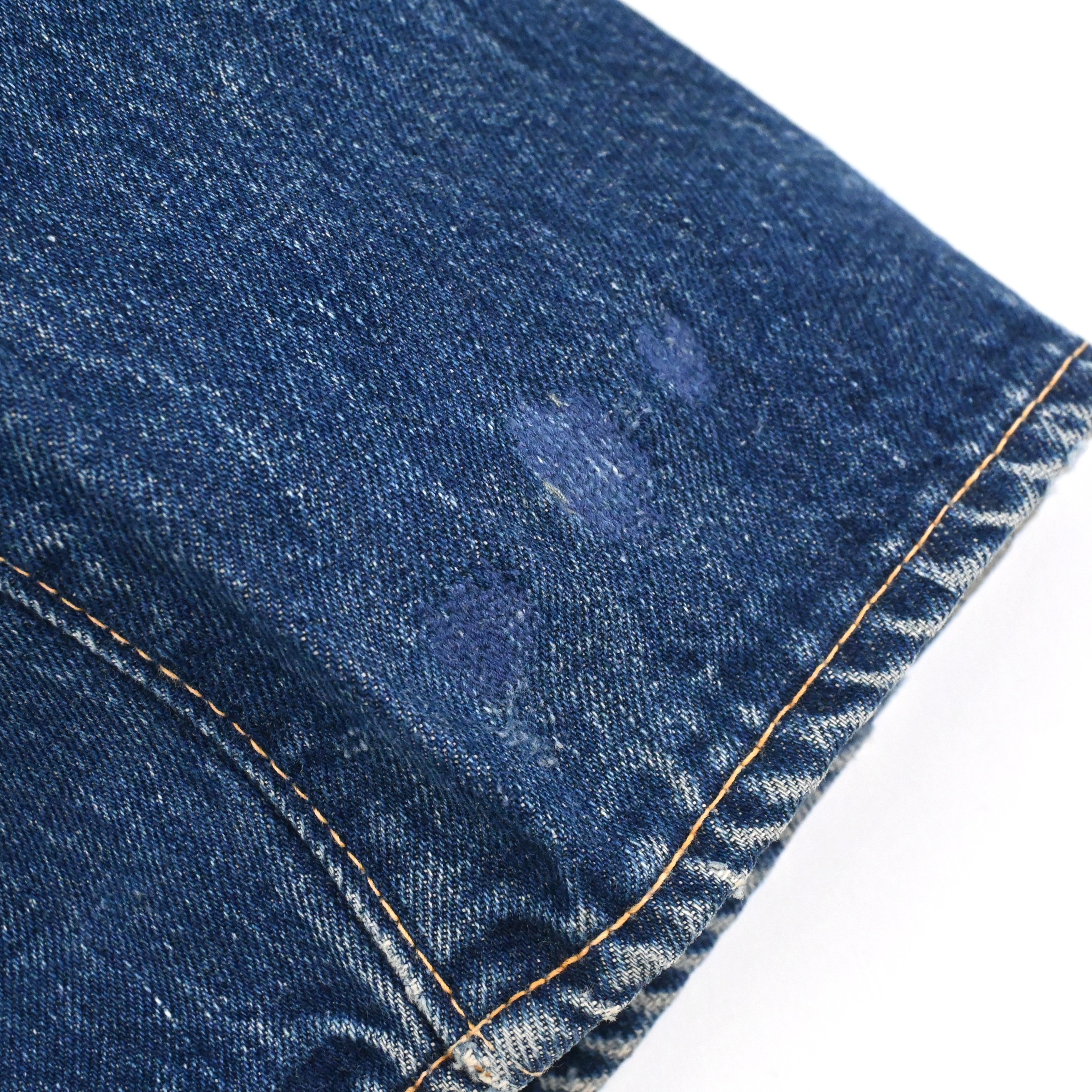 左裾内側にリペアがございます。(表)