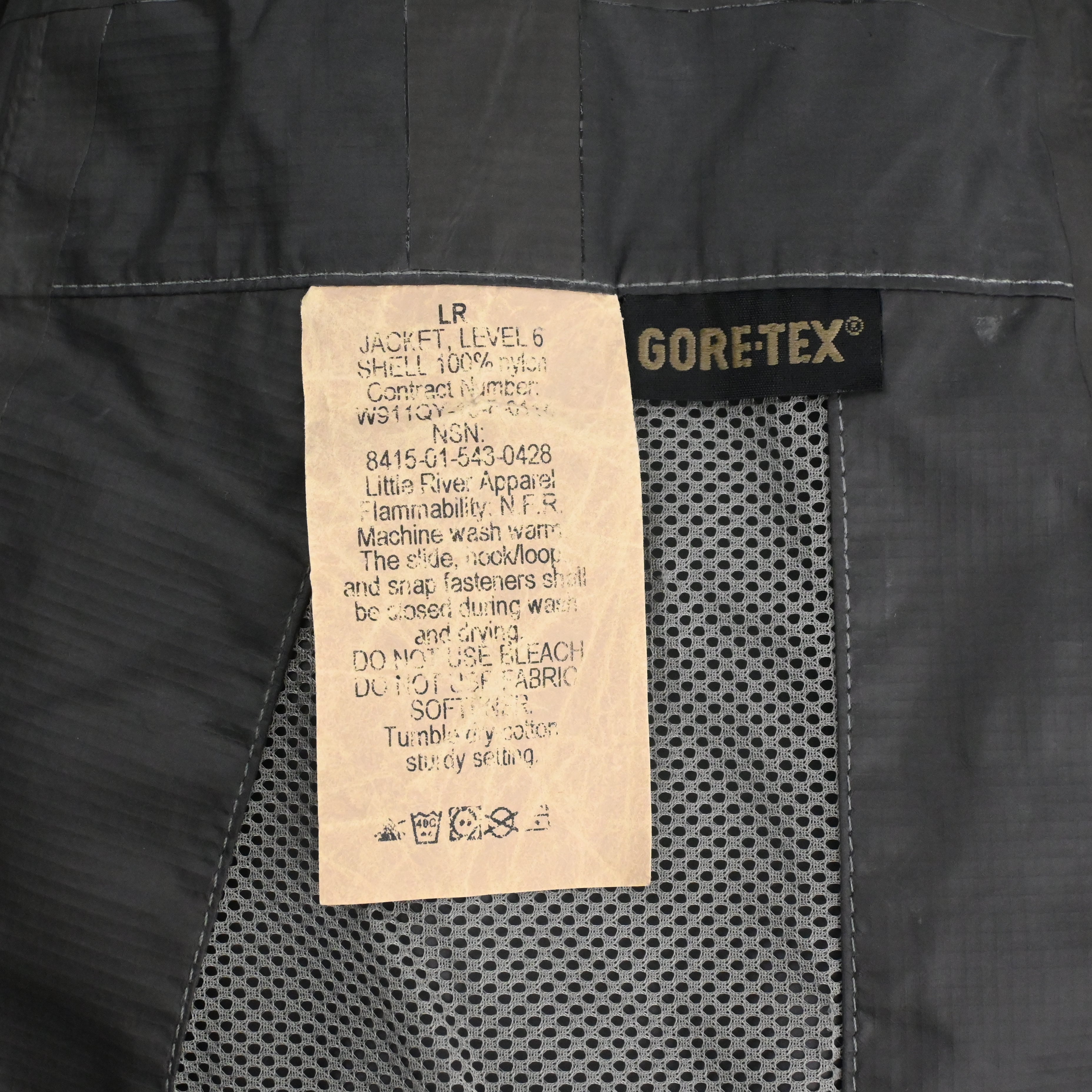 '10 PATAGONIA PCU LEVEL 6 GORE-TEX JACKET SIZE L-REG
