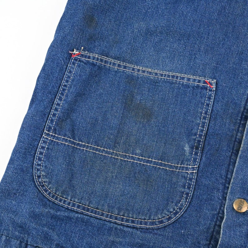 フロントに汚れがございます。