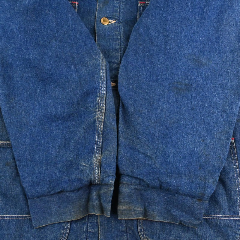 袖に汚れがございます。