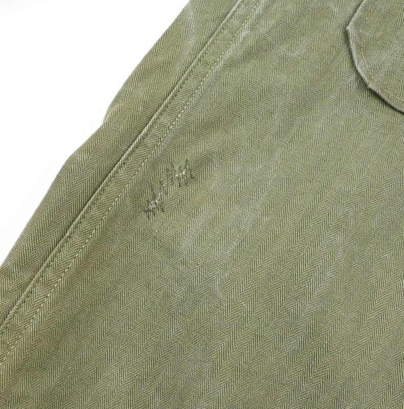 フロントにリペアがございます。