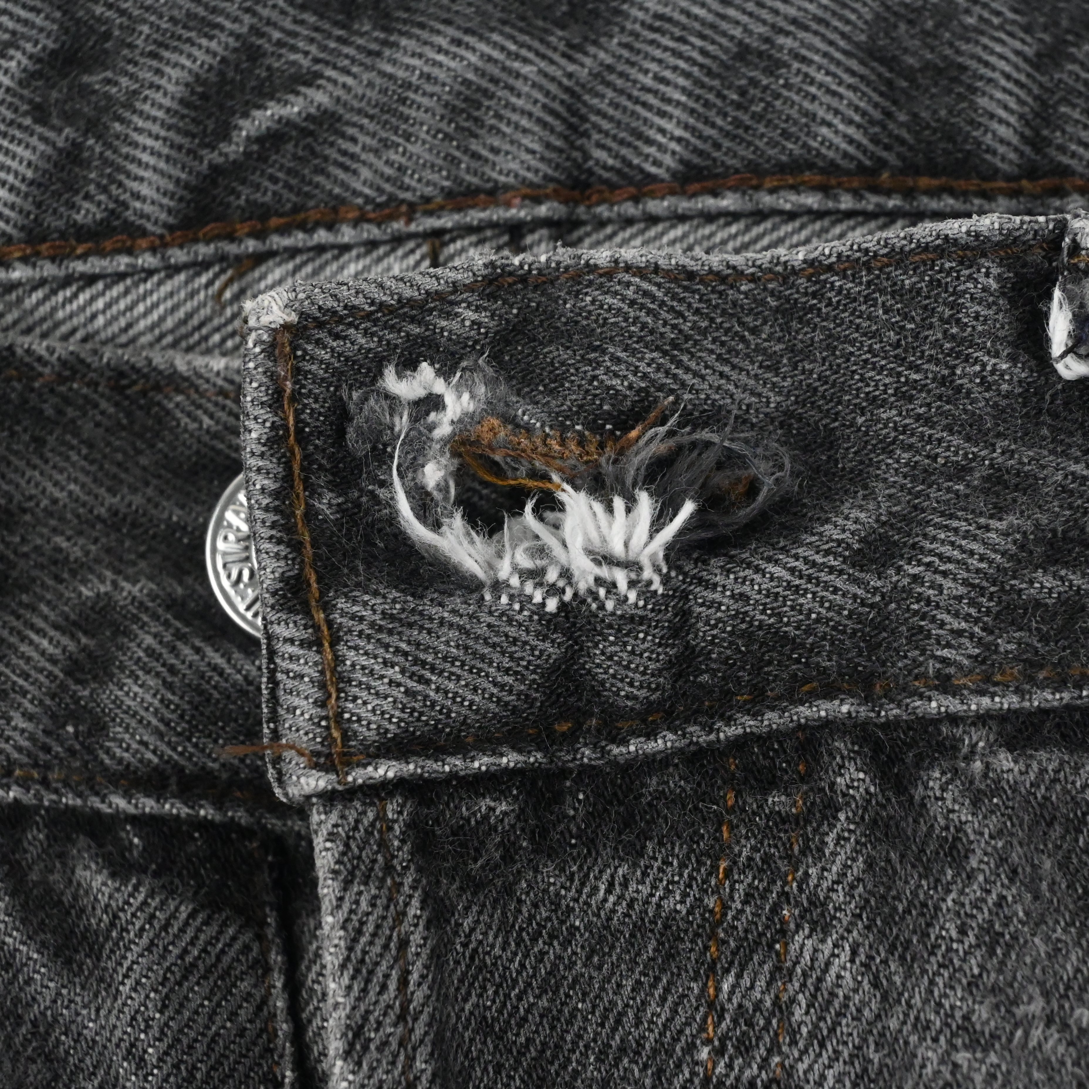 87 LEVI'S 501-0658 SIZE W34 L30 BLACK
