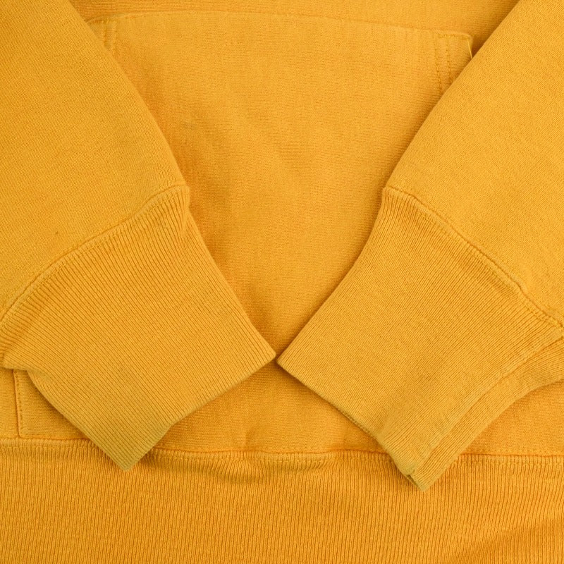 袖口に汚れがございます。