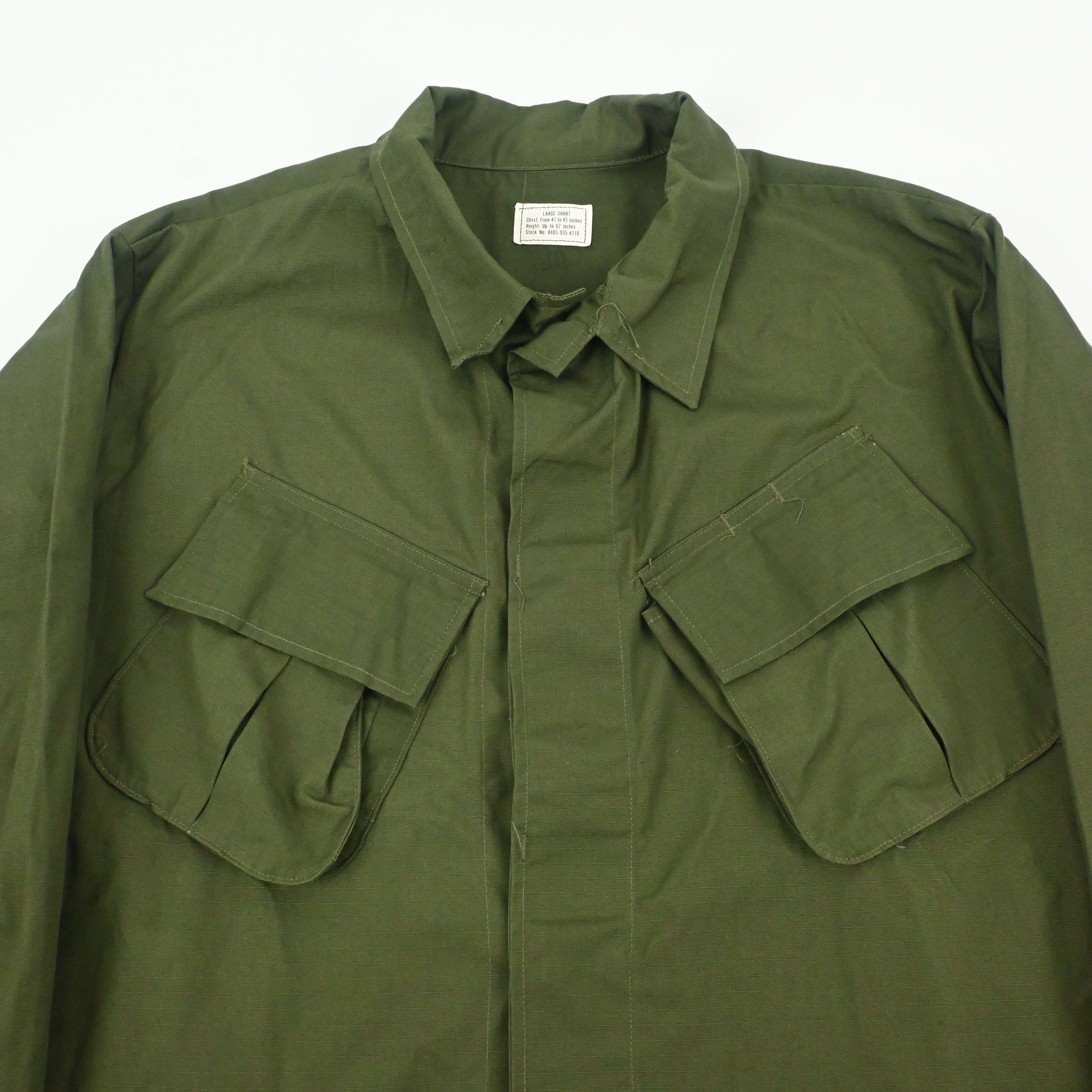 ’69 JUNGLE FATIGUE JACKET 4TH RIP STOP SIZE L-SHORT DEAD STOCK