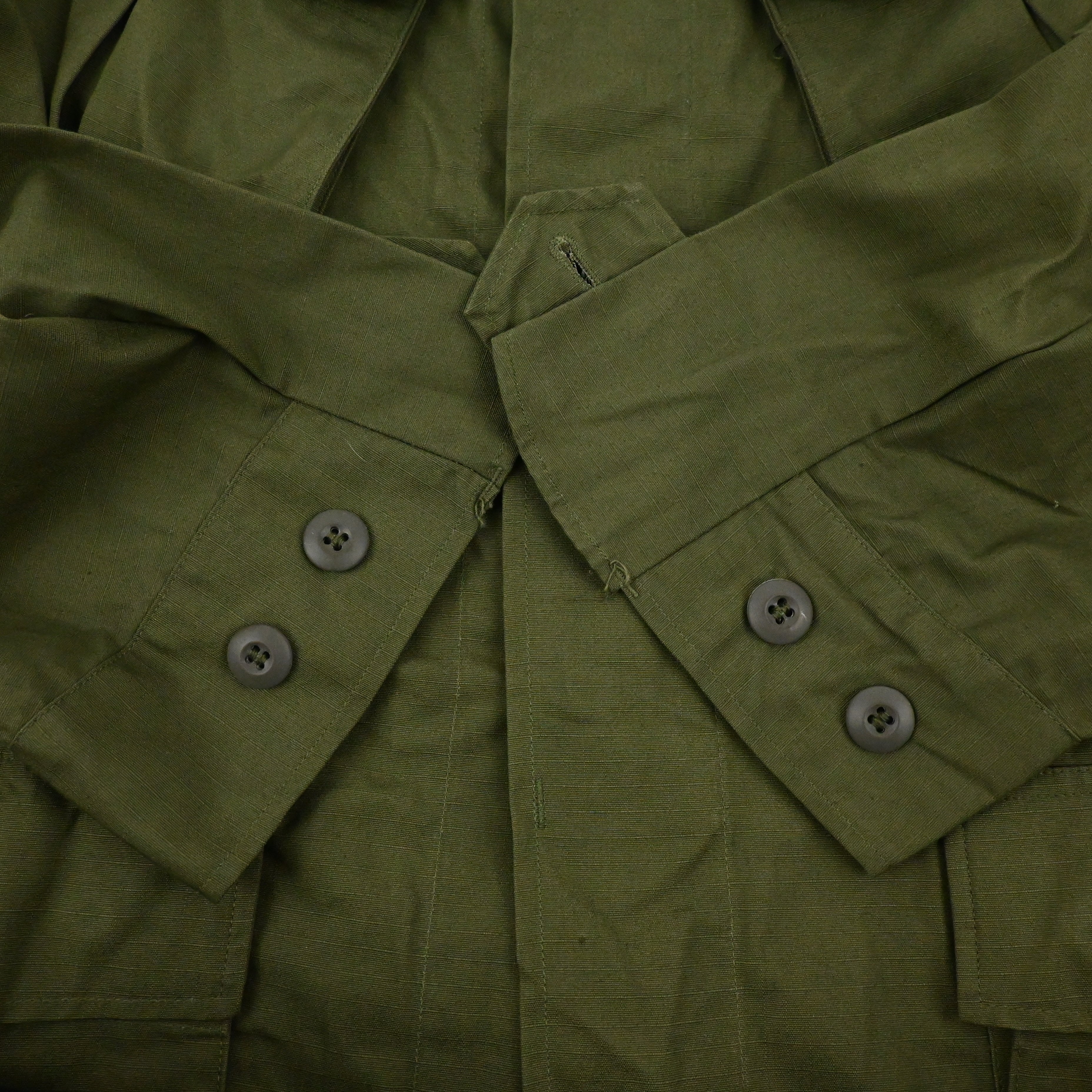 '69 JUNGLE FATIGUE JACKET 4TH RIP STOP SIZE M-SHORT DEAD STOCK