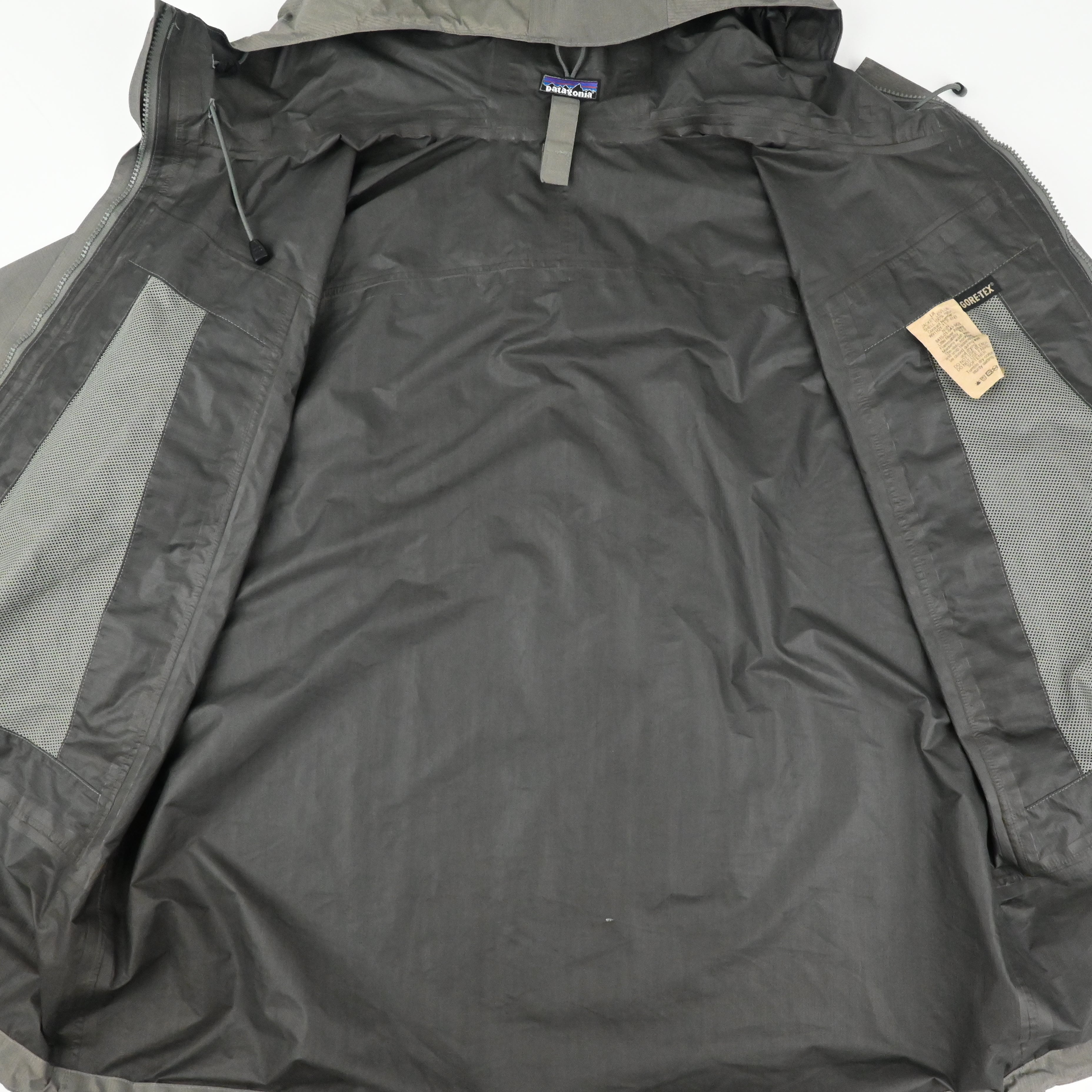 '11 PATAGONIA PUC LEVEL 6 GORE-TEX PARKA SIZE L-R