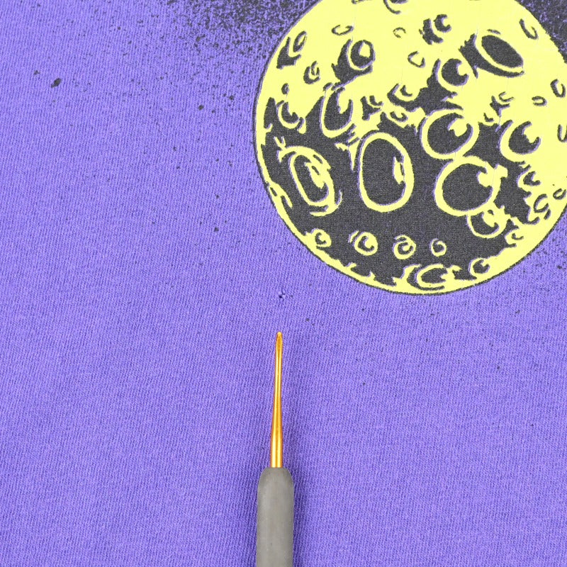 フロントにピンホールがございます。