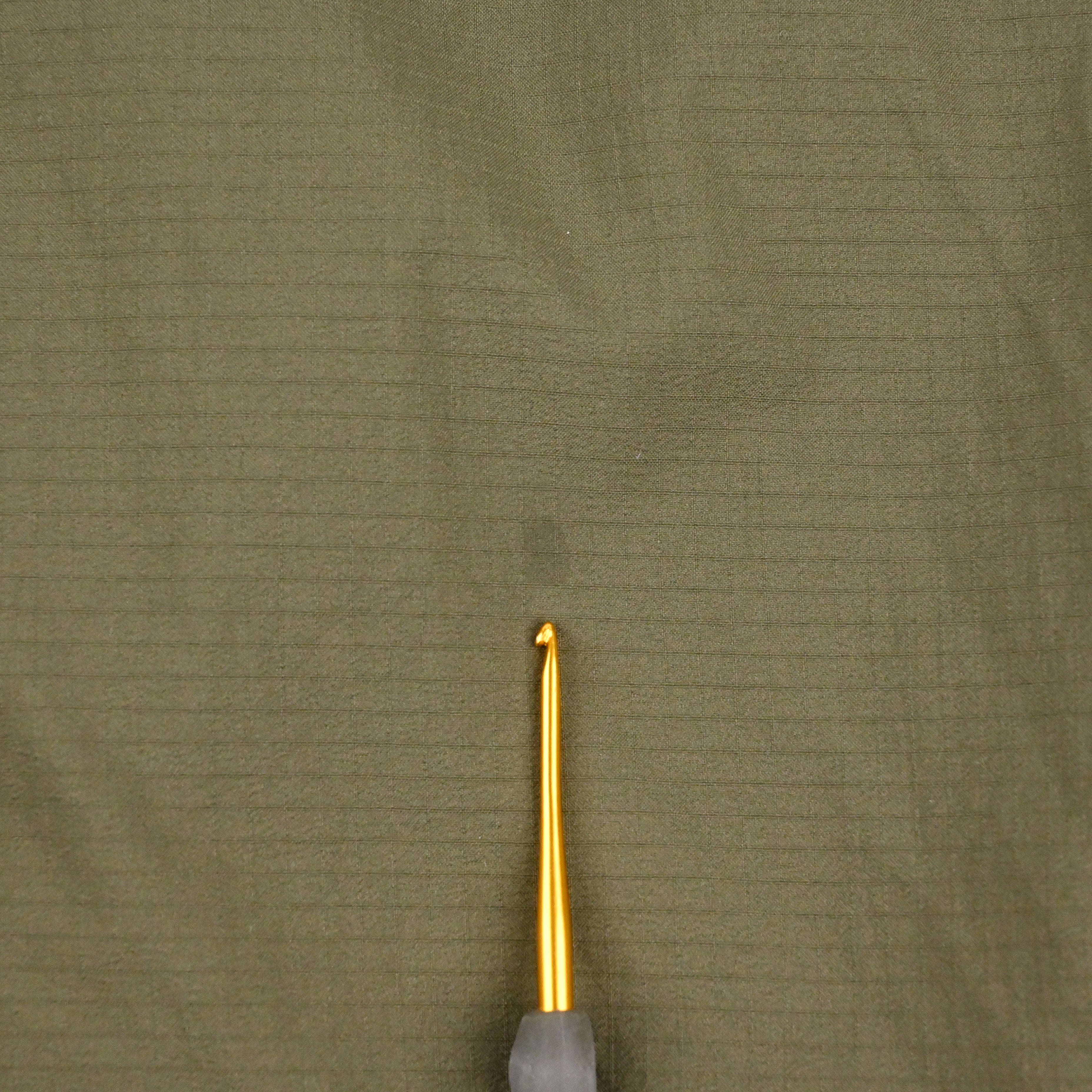 フロントに薄く汚れがございます。