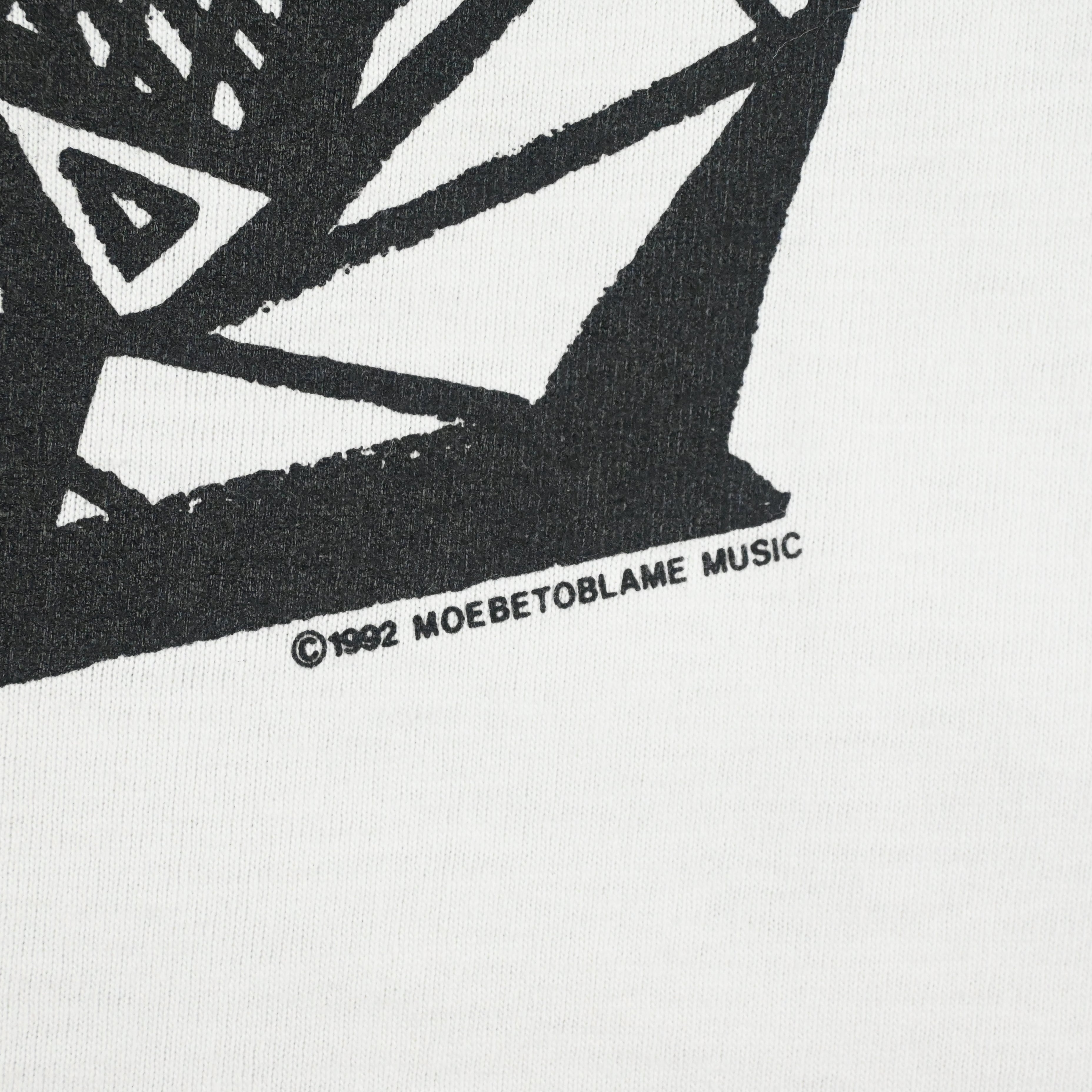 92© RED HOT CHILI PEPPERS T-SHIRT SIZE L