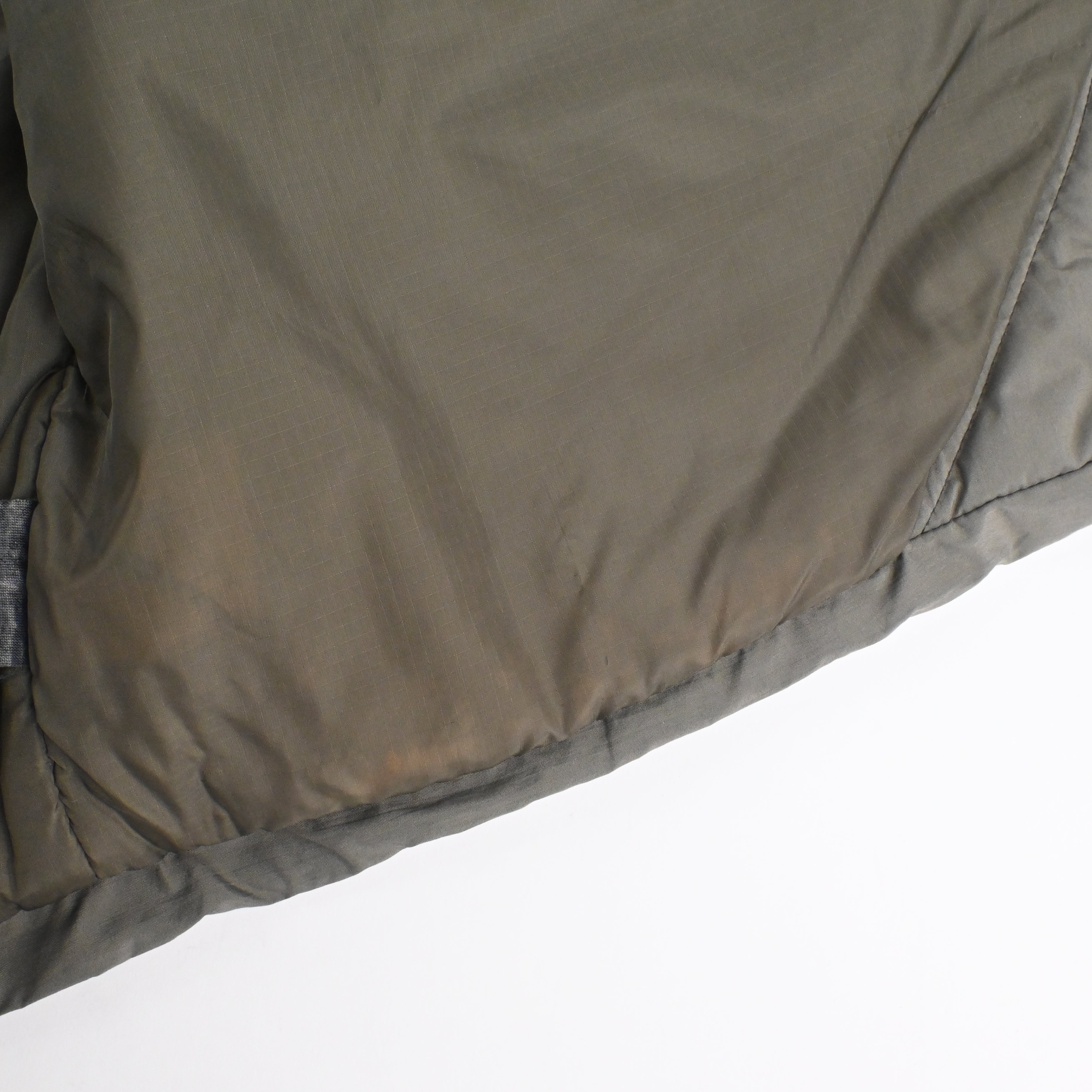 内側にヤケがございます。