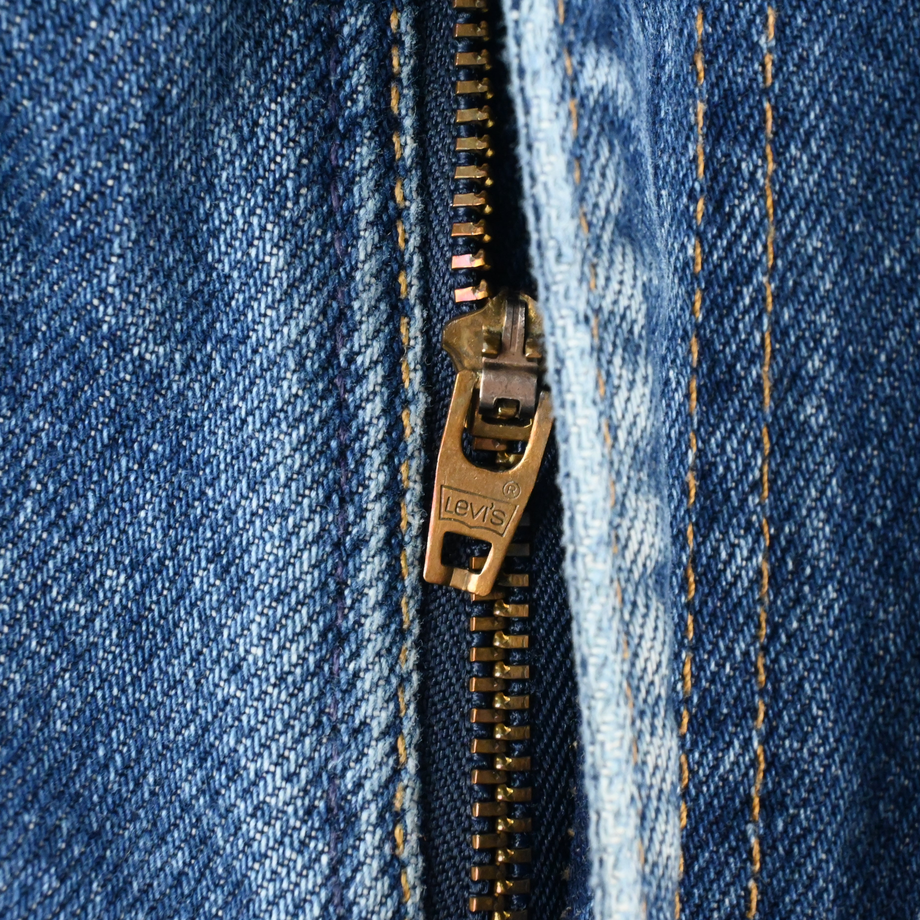 '02 LEVI'S 505-0216 W33 L30