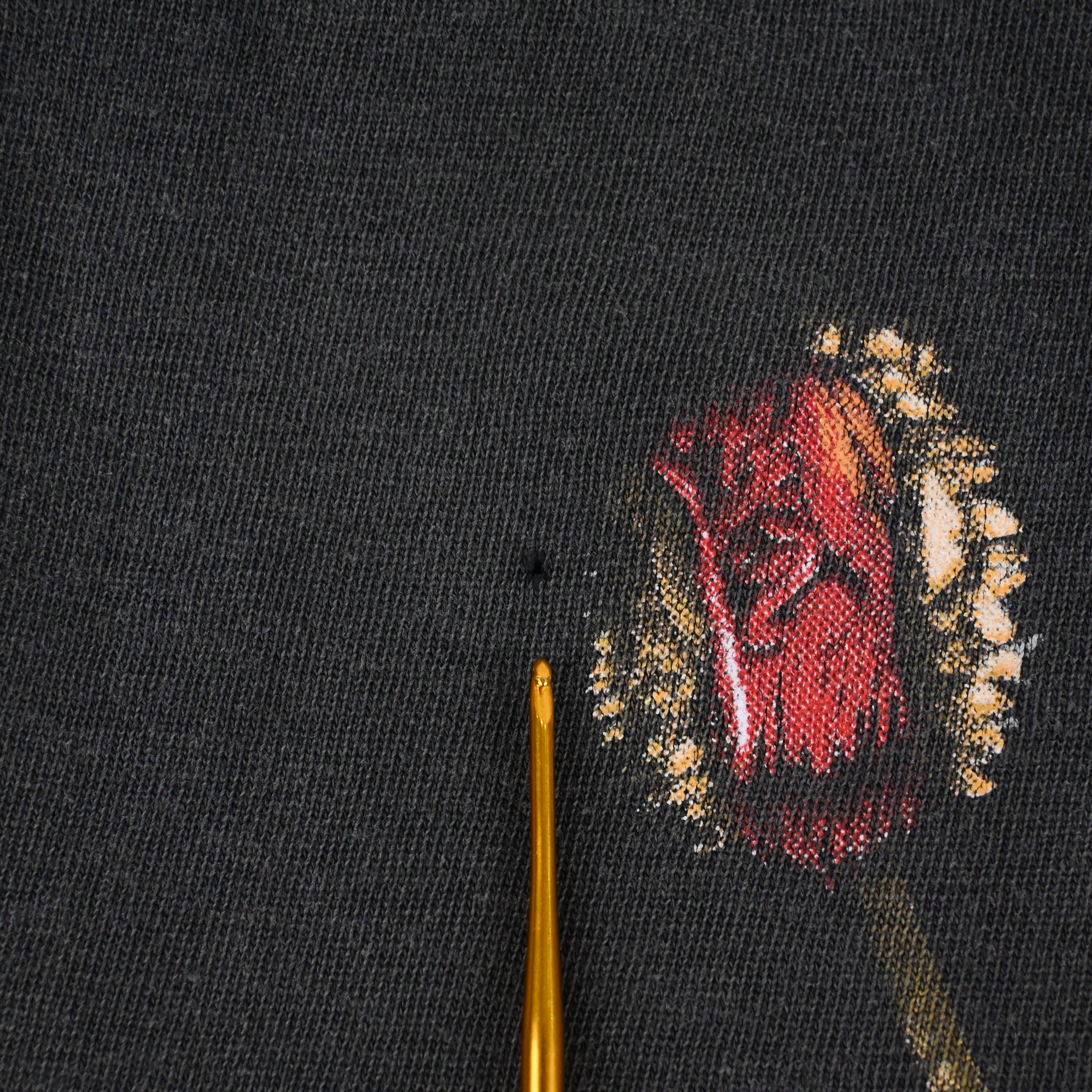 フロントにピンホールがございます。