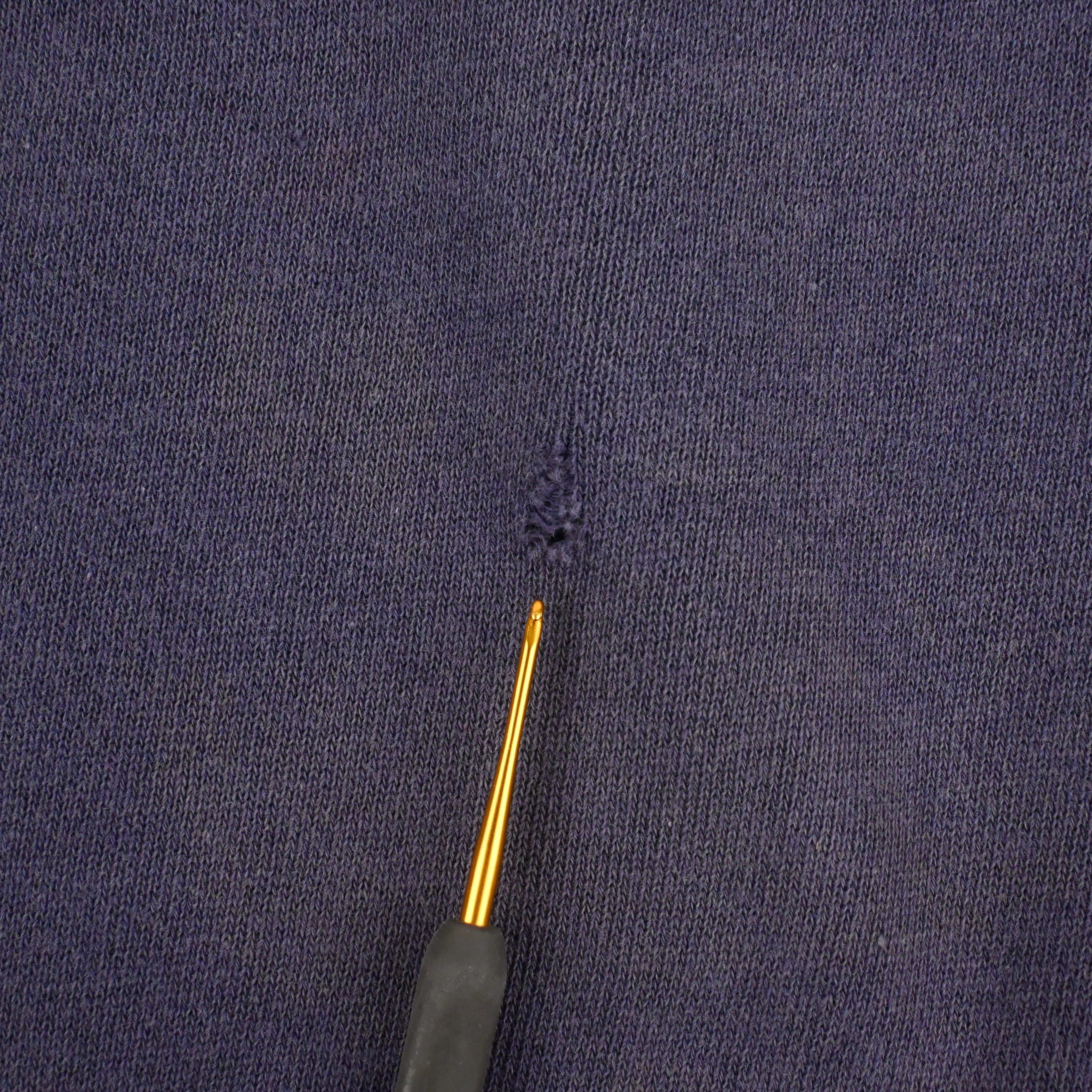 フロントにダメージがございます。