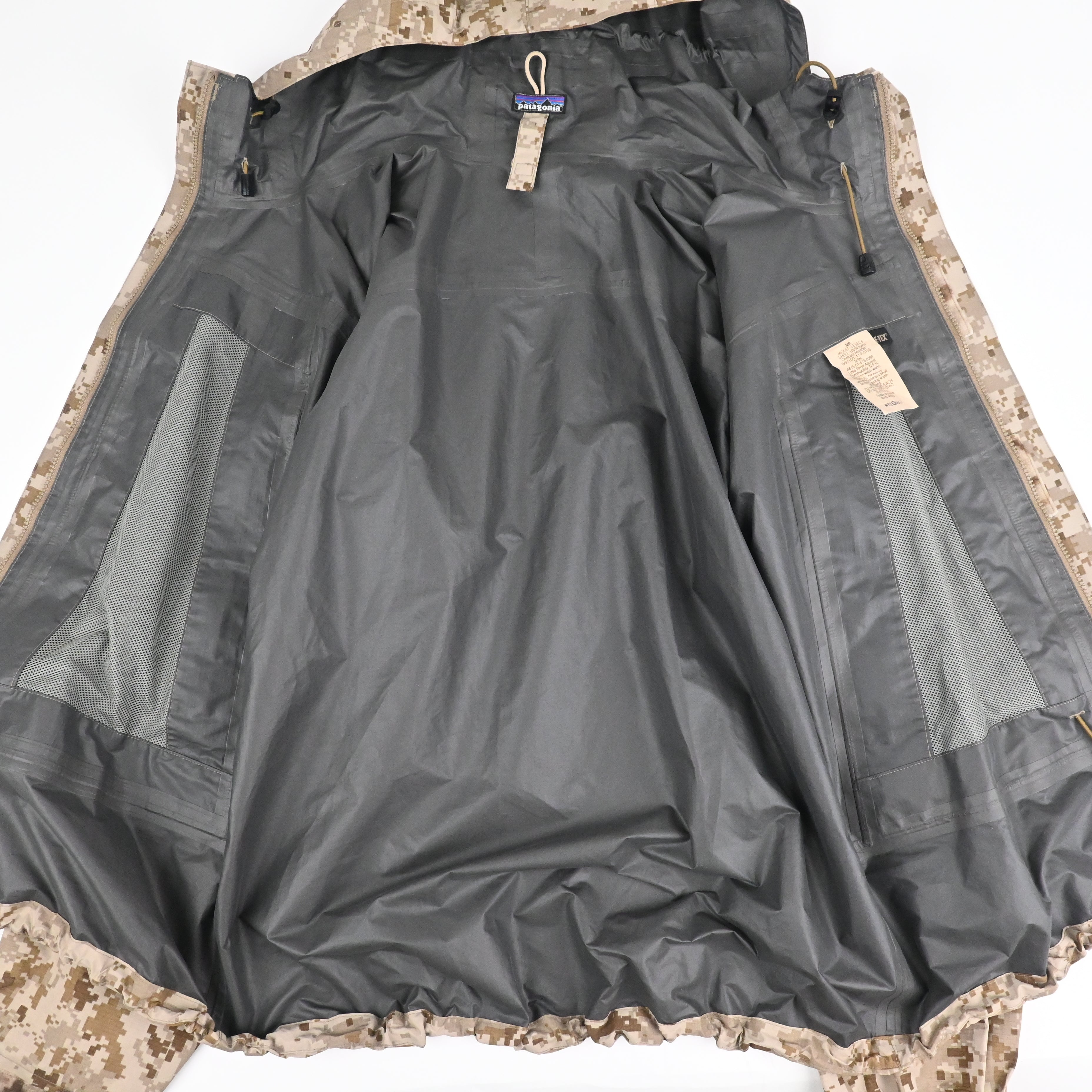 11 PATAGONIA PCU LEVEL 6 GORE-TEX AOR1 JACKET SIZE M-REG