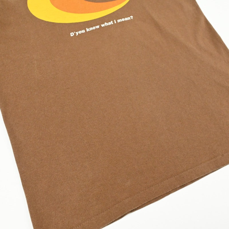 フロントに薄く退色箇所がございます。