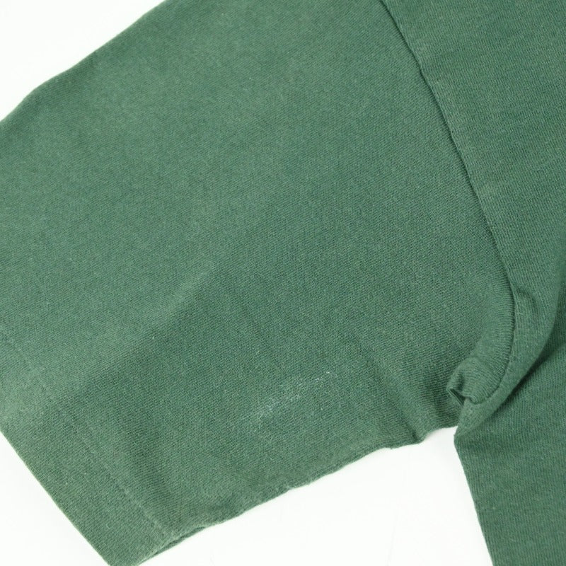 袖に軽微な汚れがございます。