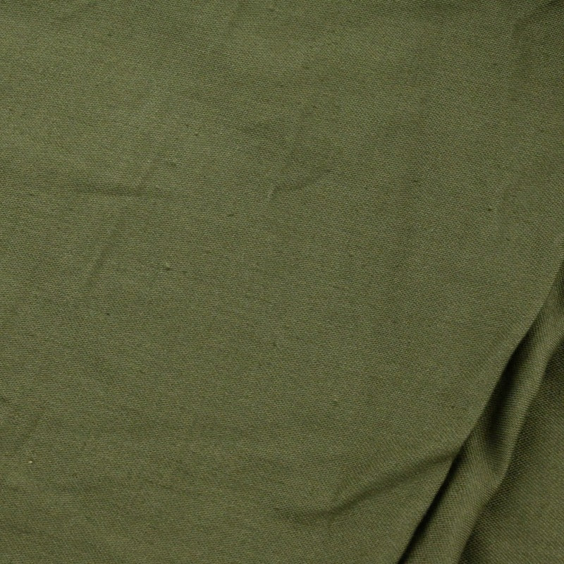 背面に軽い毛羽立ちがございます。