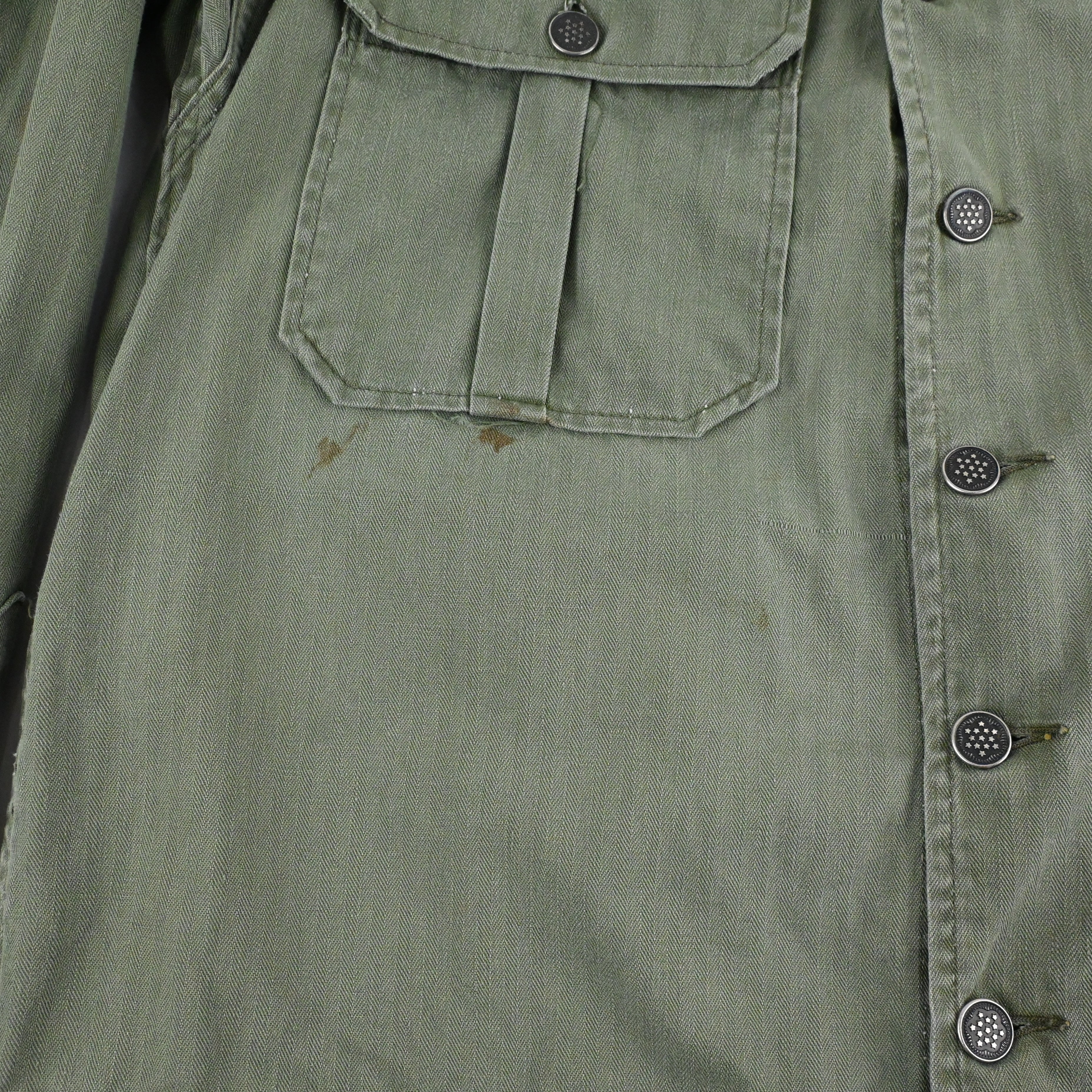 フロントに汚れがございます。