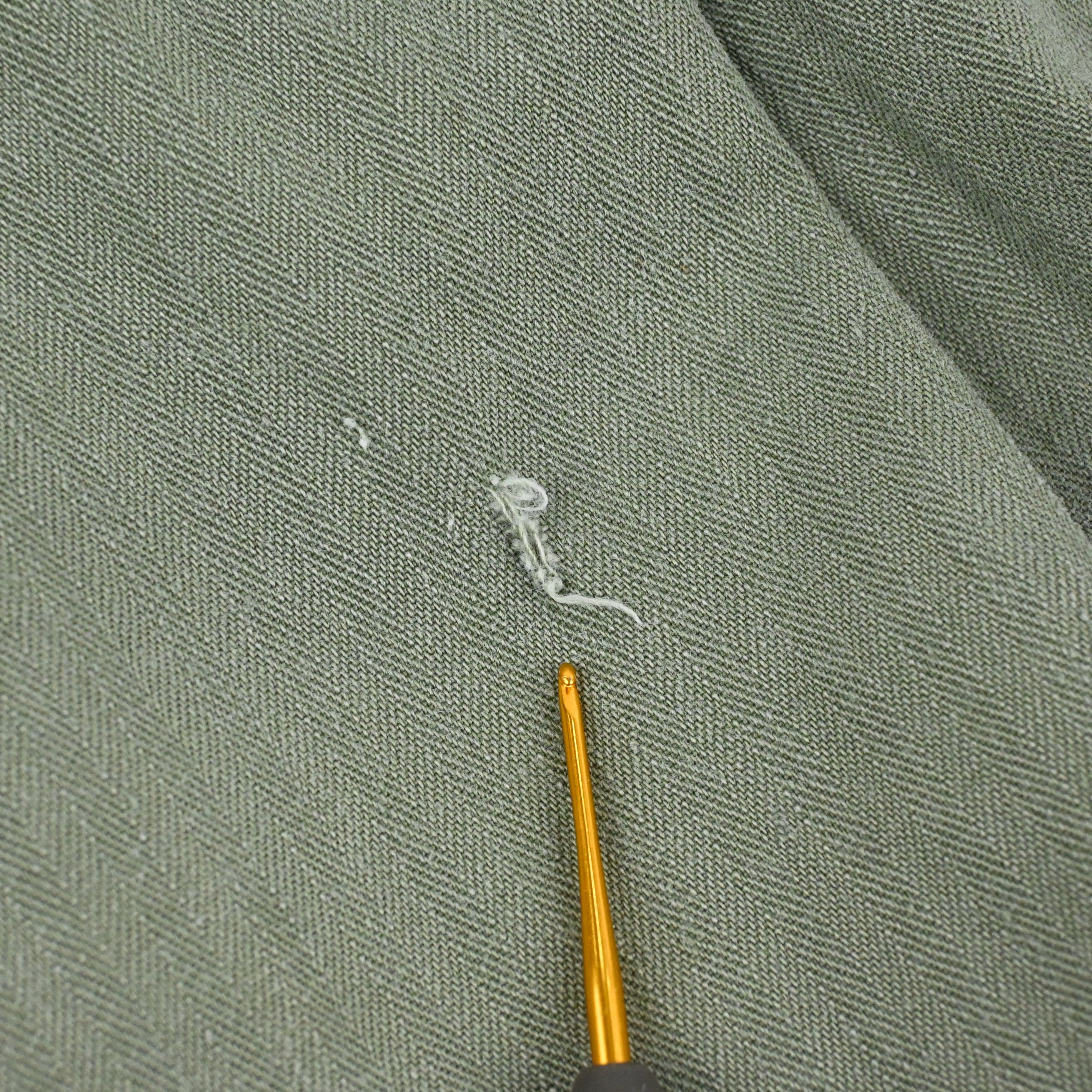 背面にキズがございます。