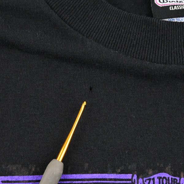 フロントにピンホールがございます。