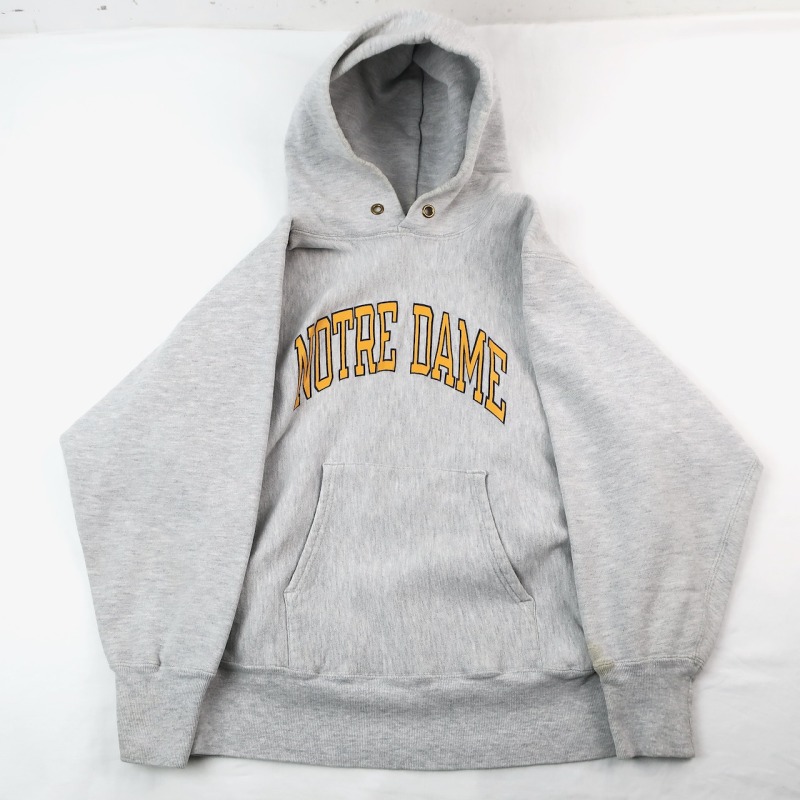 中古ですVINTAGE champion RW hoodie NOTRE DAME